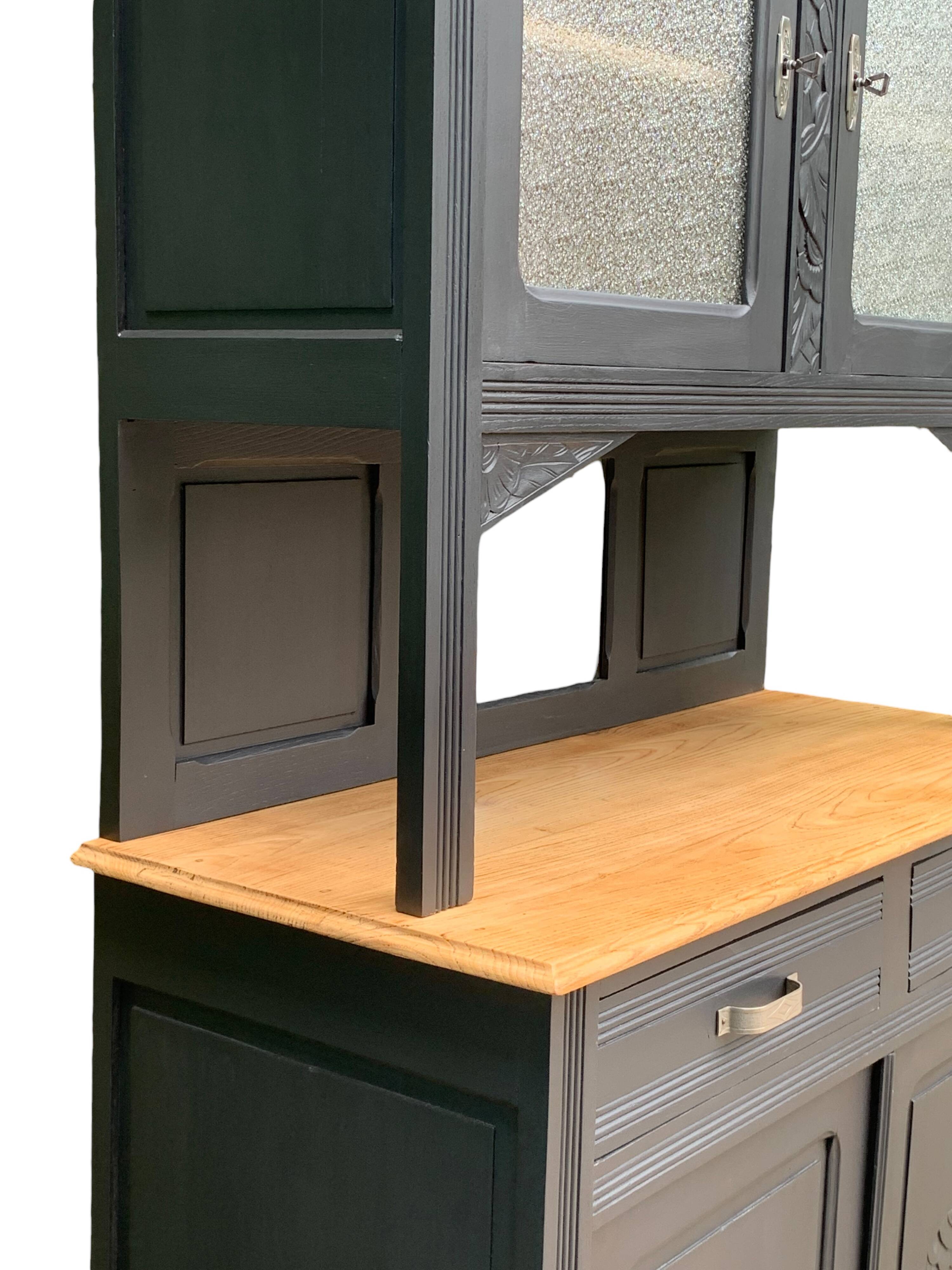 Parisian art deco buffet in solid walnut 1930