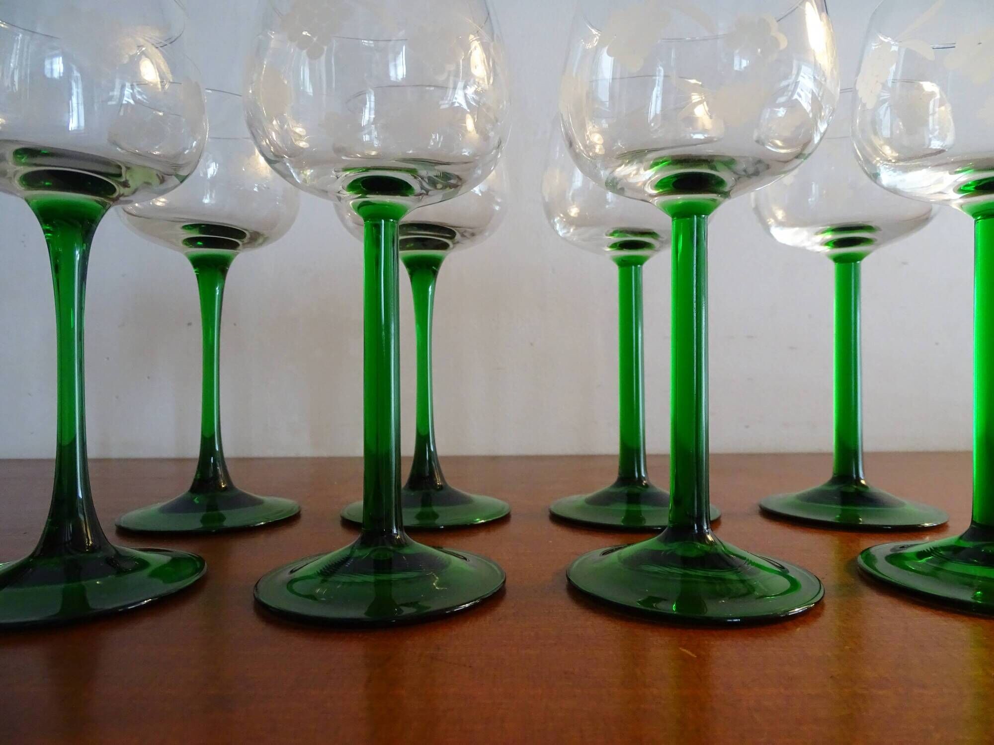 8 verres vin blanc d'Alsace gravés grappes de raisins Luminarc France