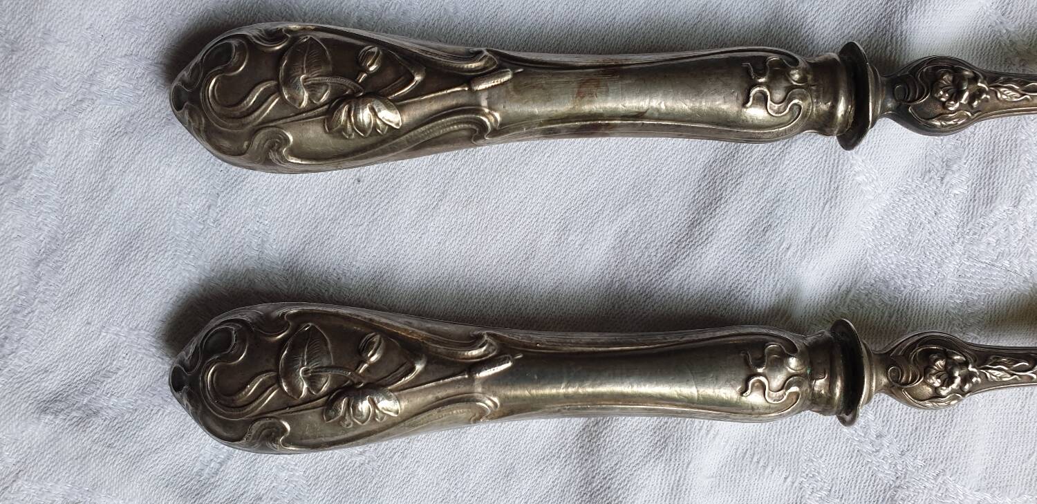 Art Nouveau salad servers in horn and silver metal