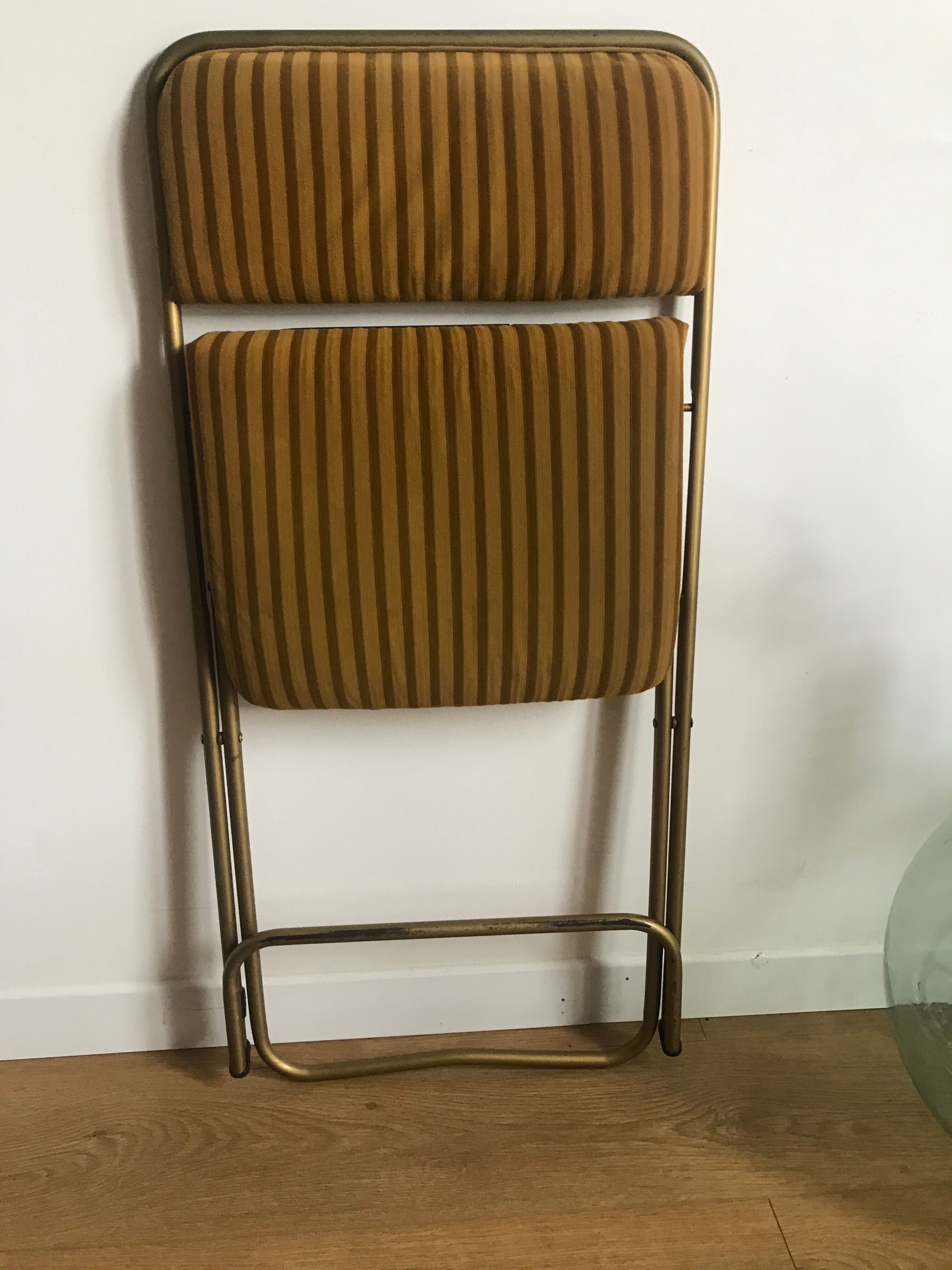 Vintage folding chair lafuma chantazur with striped golden fabric