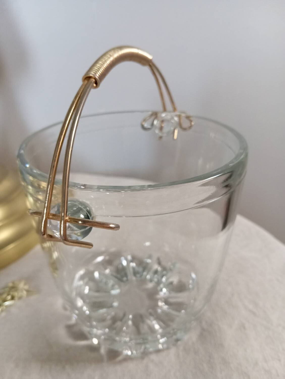Seau à glaçons en verre, anse doré, vintage 1960