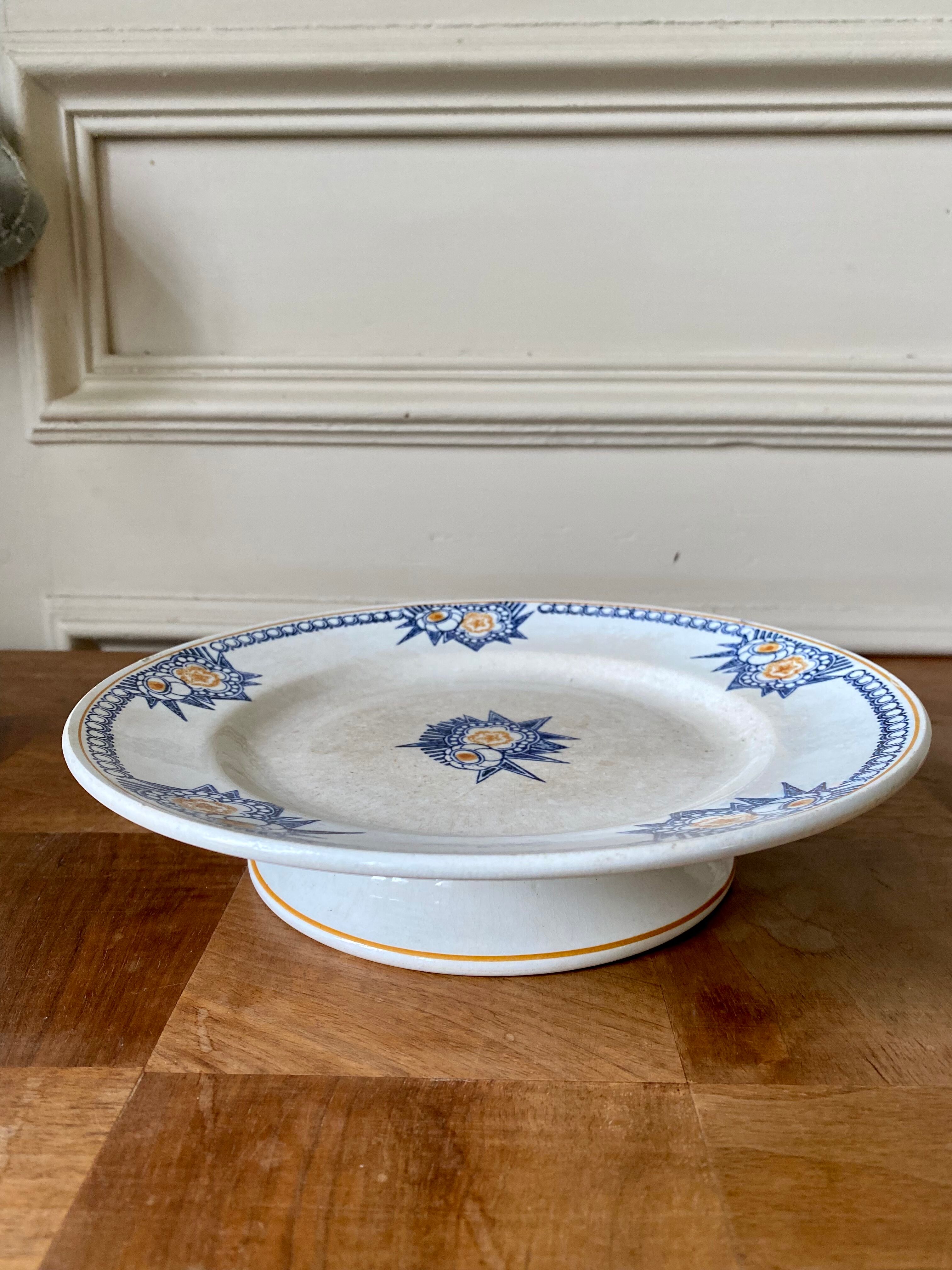 Ceramic standing dish from Saint Amand