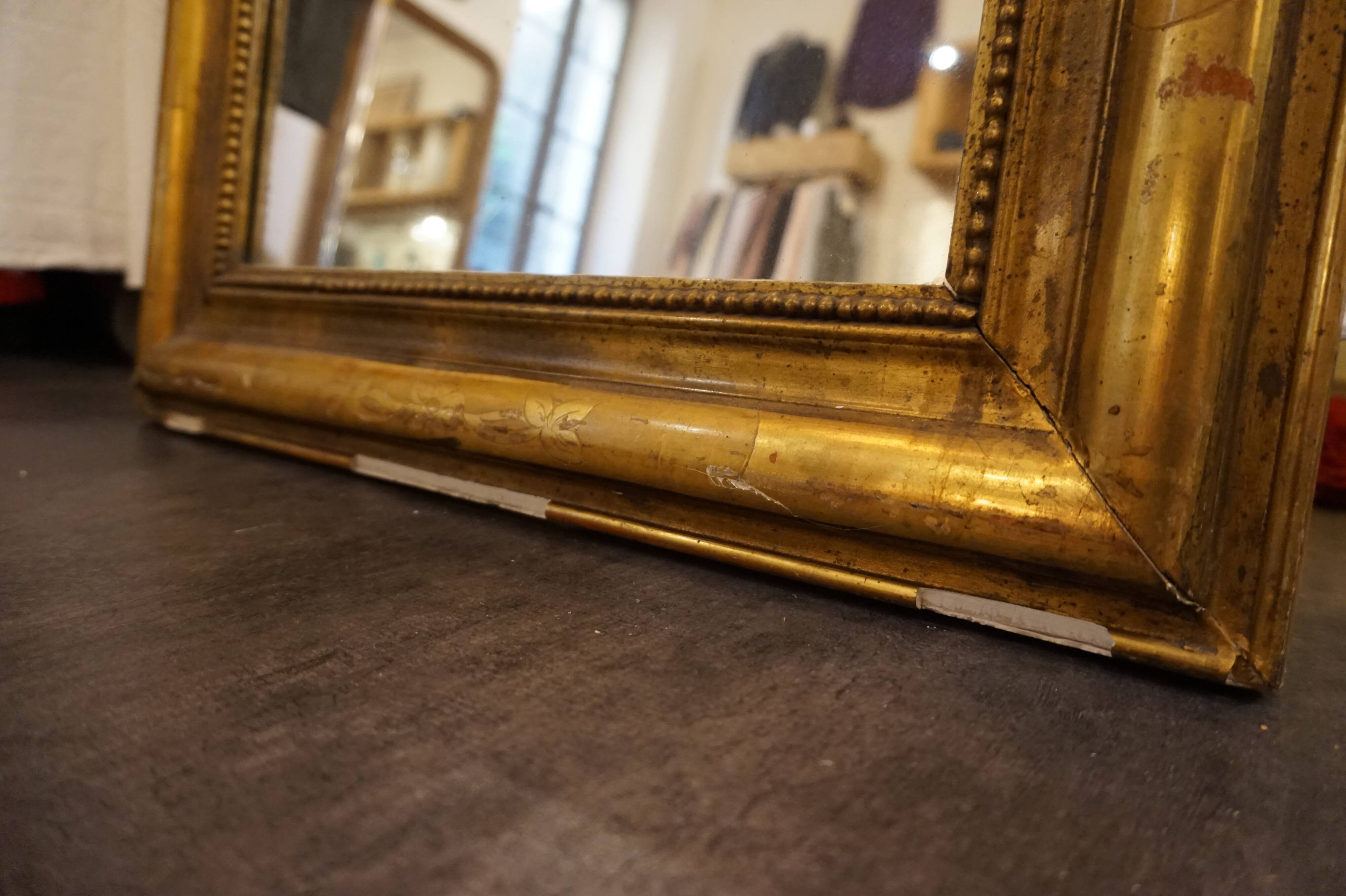 Golden mirror 58x80cm