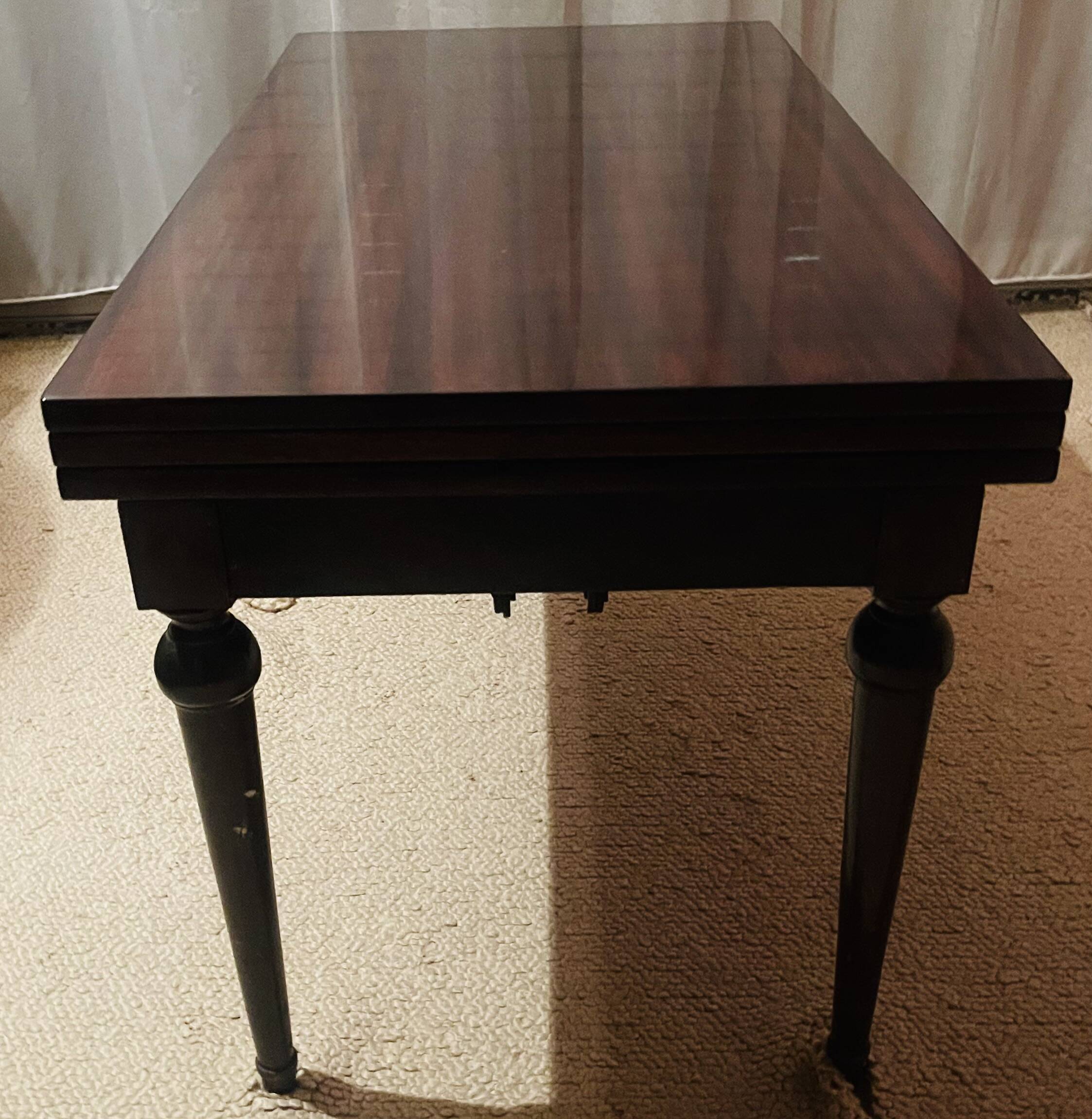 Transformable mahogany table