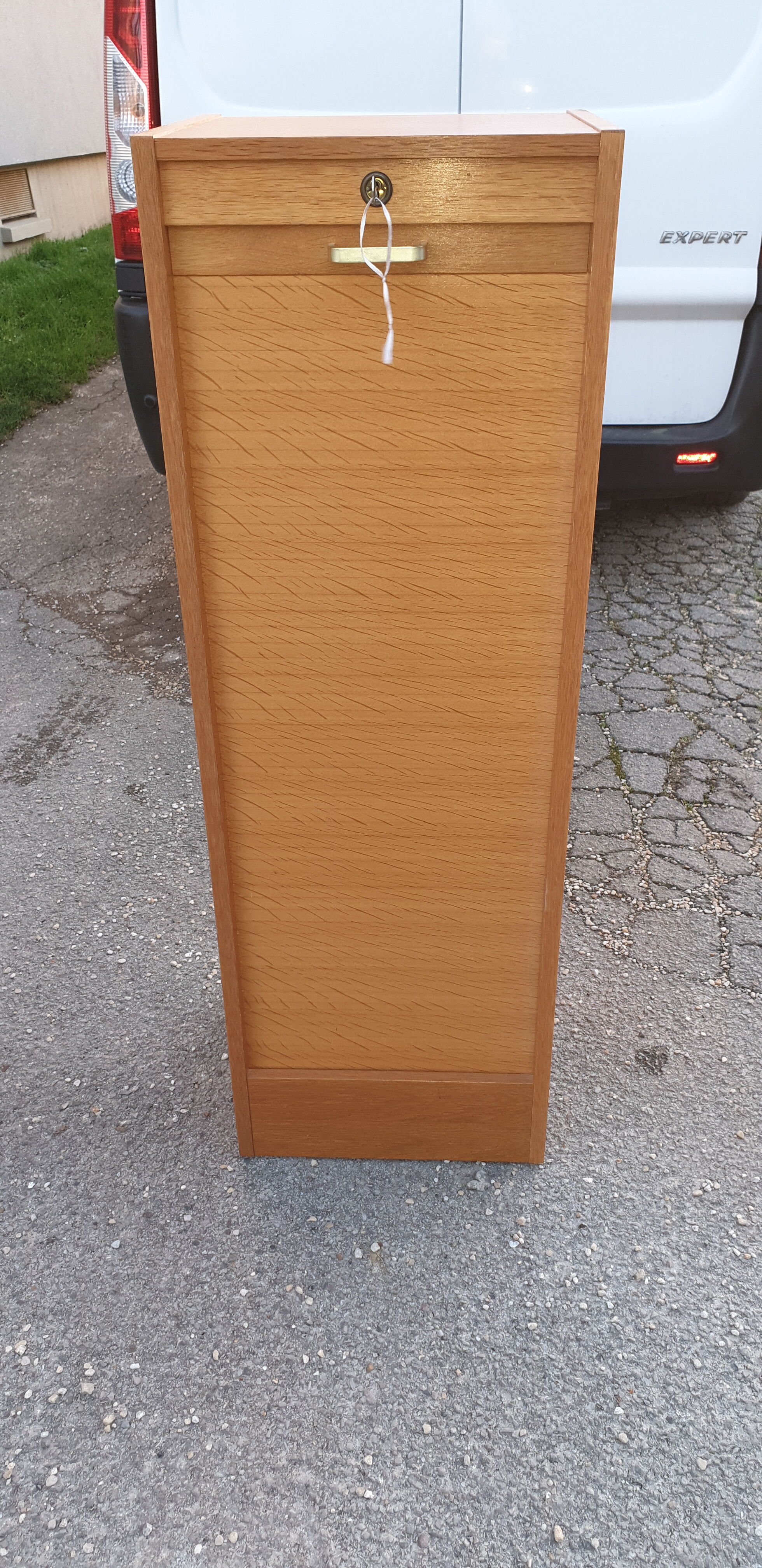 Administrative curtain cabinet