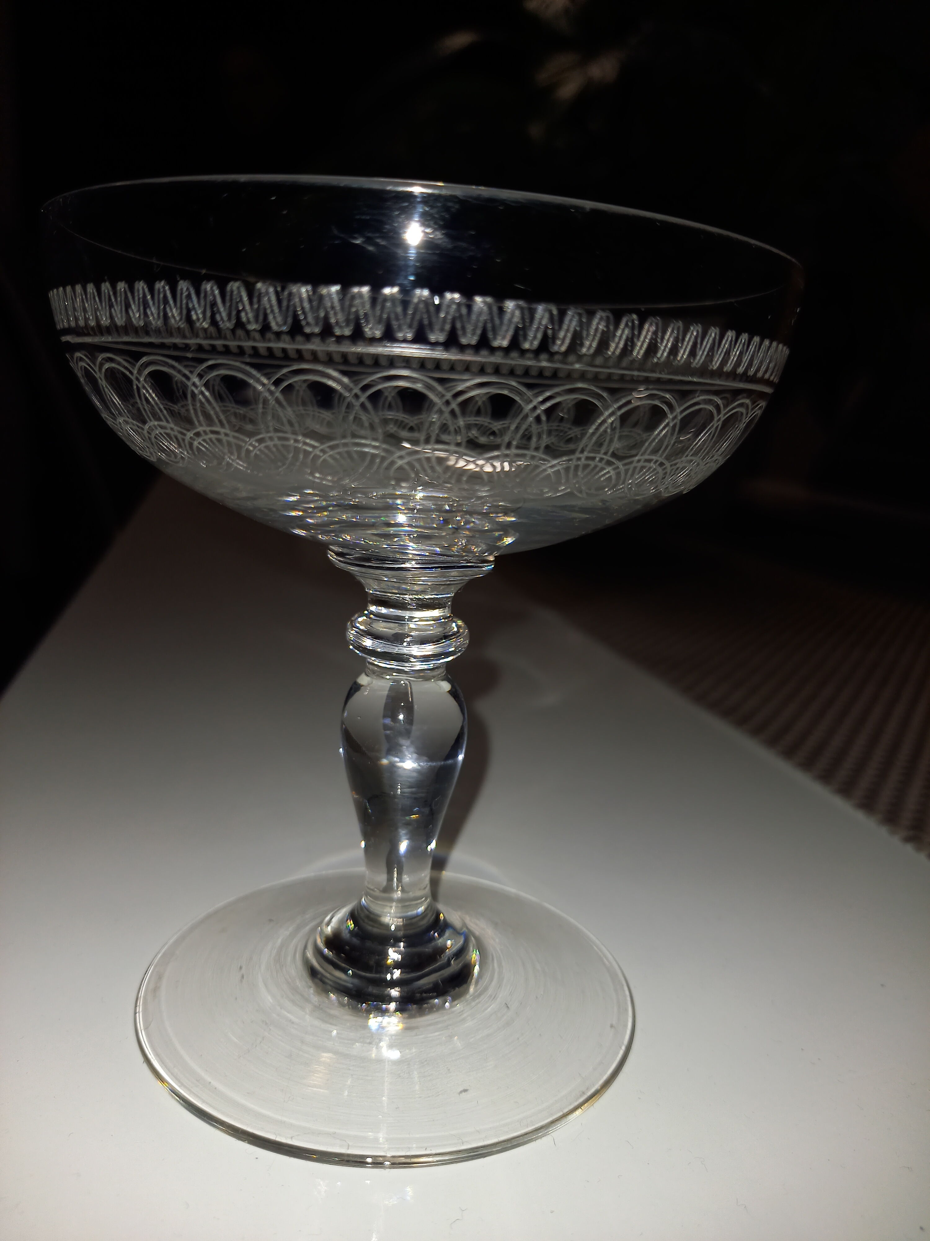 Set of 8 champagne glasses