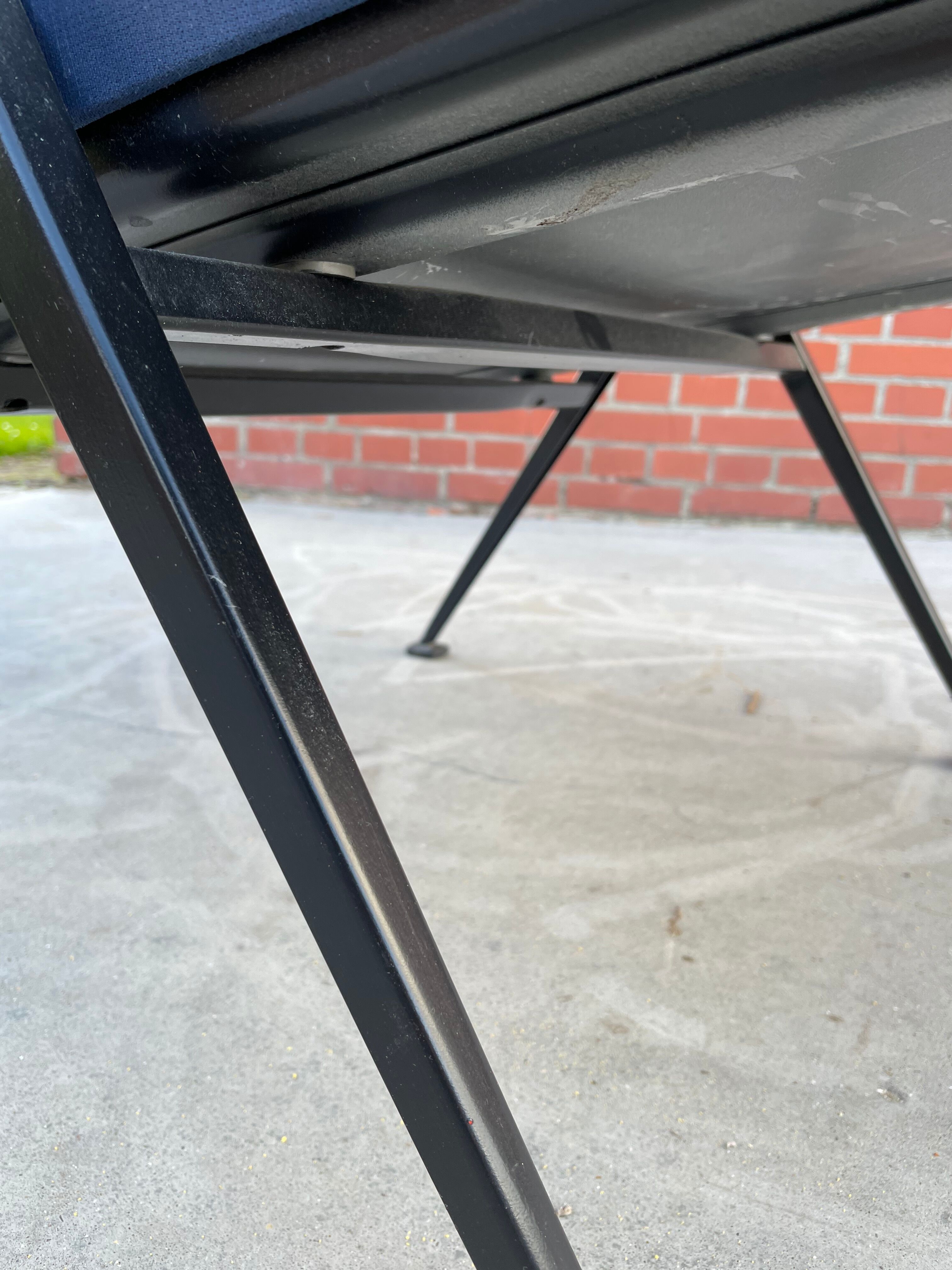 set of 2 Repose armchairs by Friso Kramer for Ahrend de Cirkel