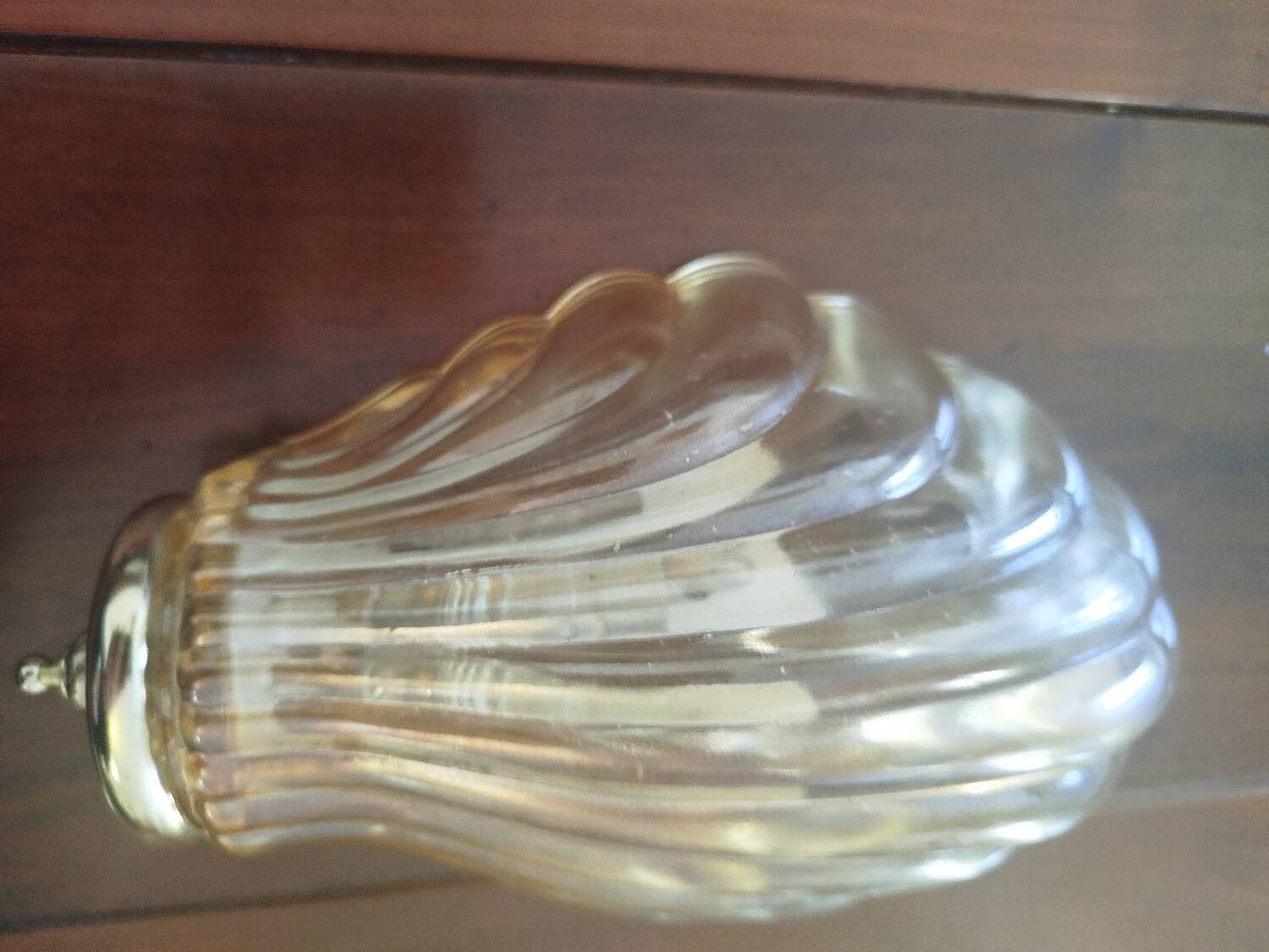 Paire d’appliques murales coquillage – verre italien strié – 1970