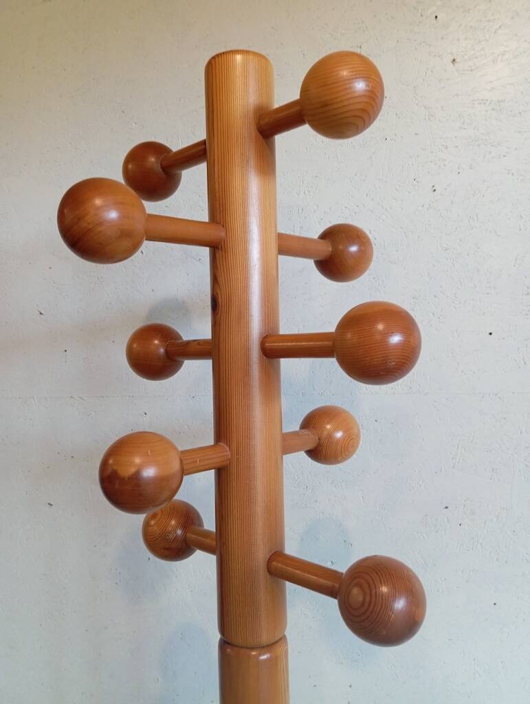 70s pine coat rack DLG Les Arcs