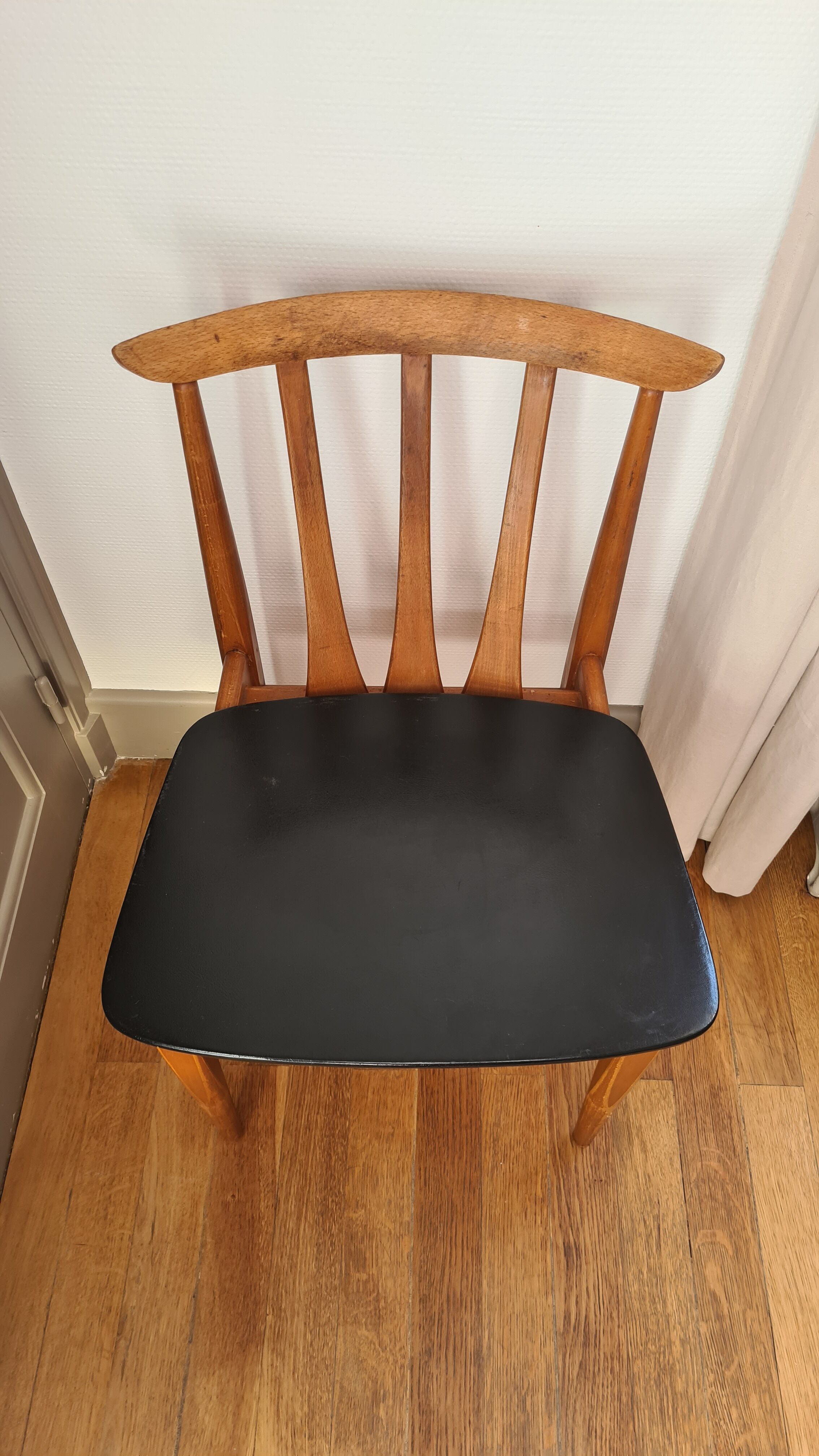 English chair wood and skai