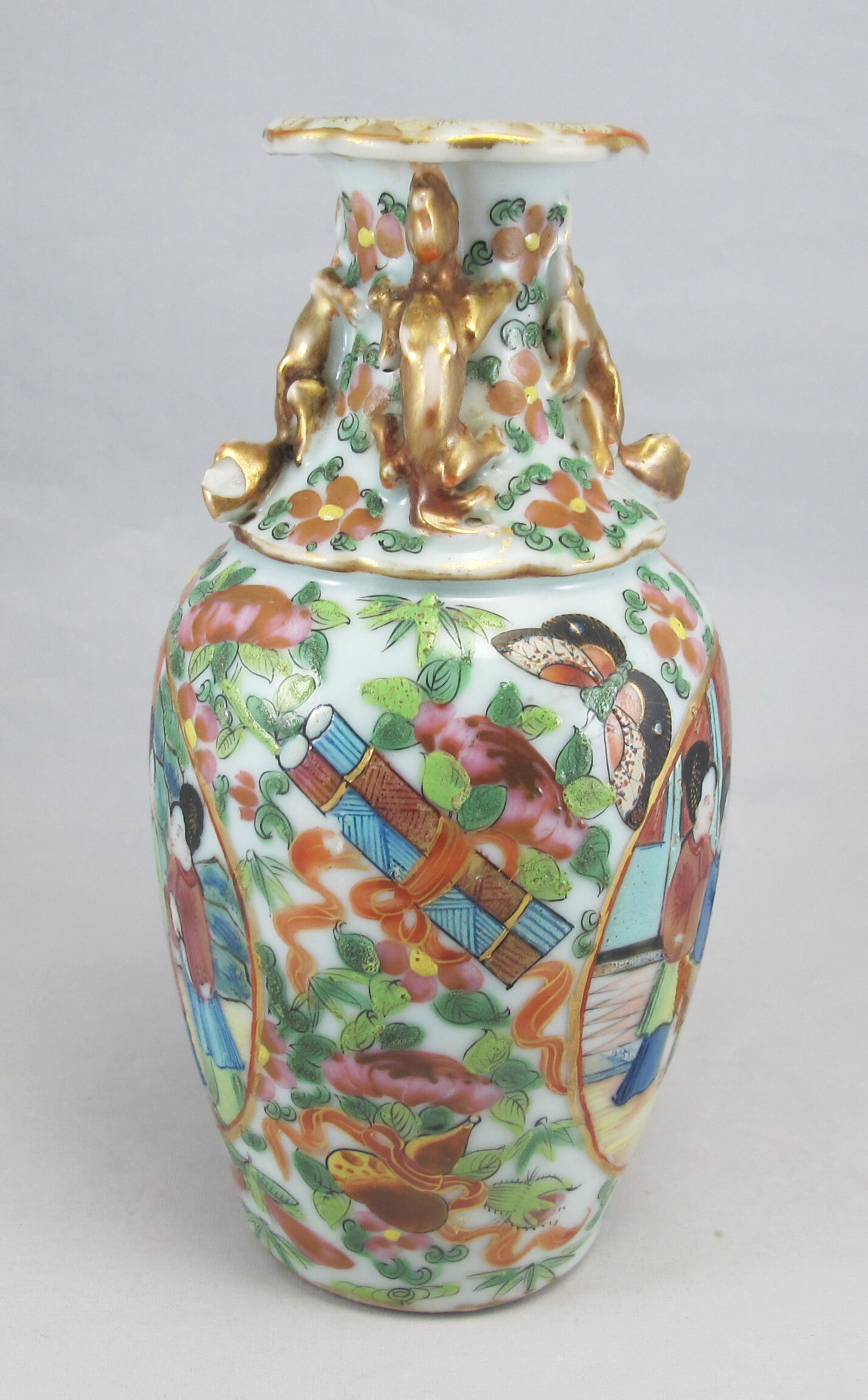 Ancient Chinese vase pink family China 19th century