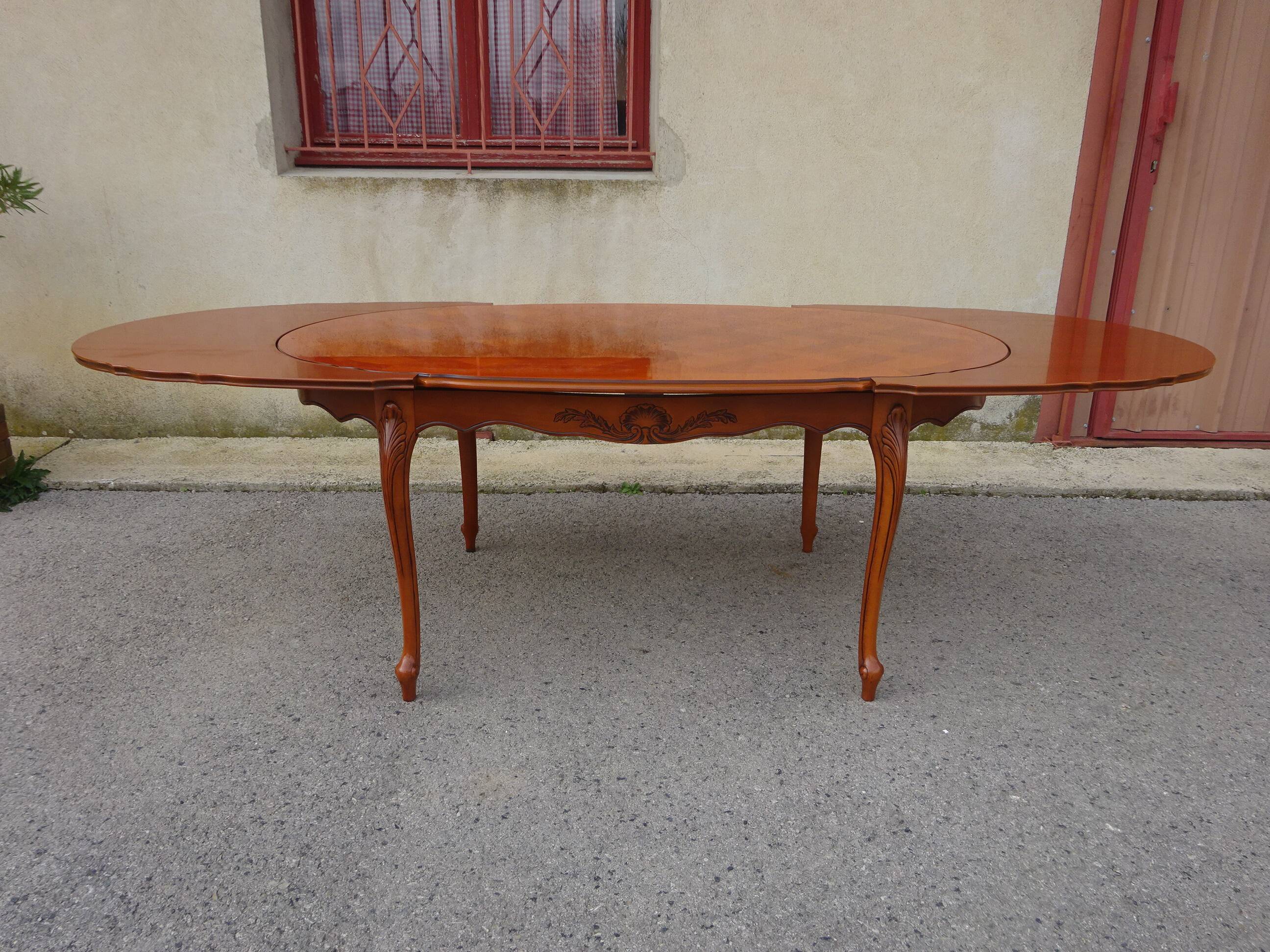 Table ovale avec rallonges, style Louis XV