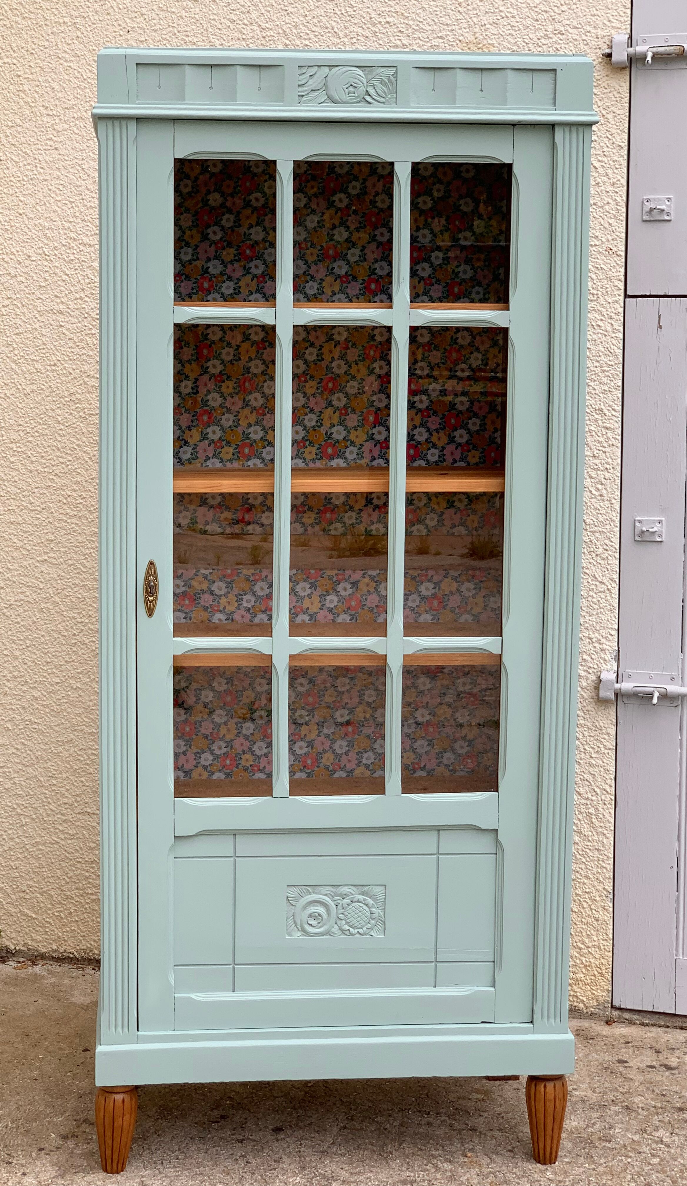 Parisian glass cabinet Art Deco 1930