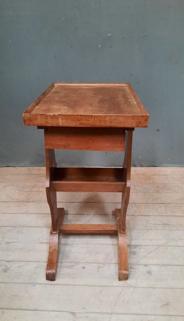 Table d'appoint en merisier