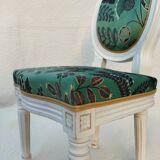 Children's medallion chair
