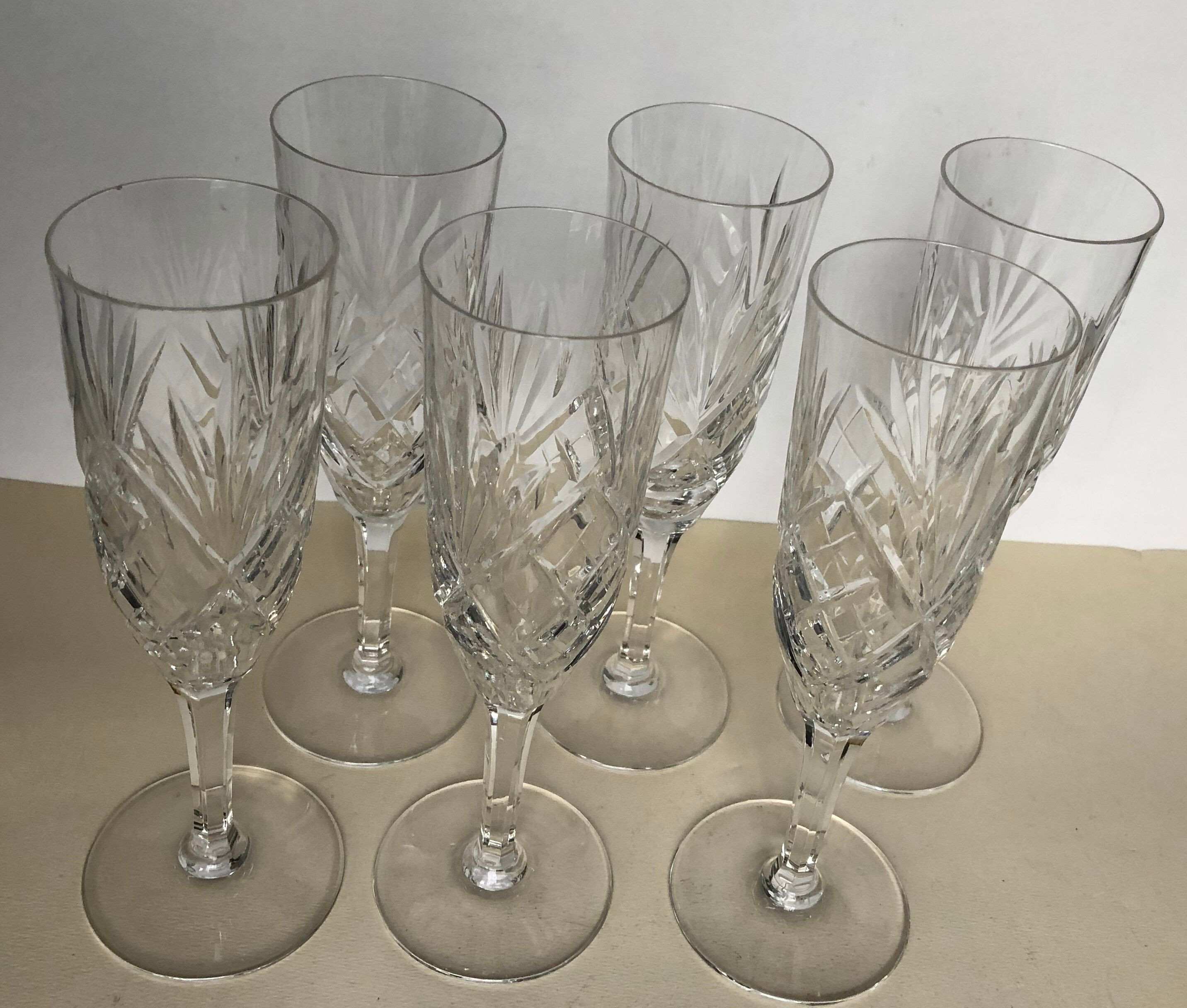 6 Champagne flutes in cut crystal of Saint Louis chantilly model