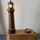 Lampe phare souvenir de Calais en bois