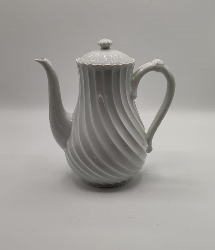 Vintage porcelain coffee maker Haviland twisted limoges France white