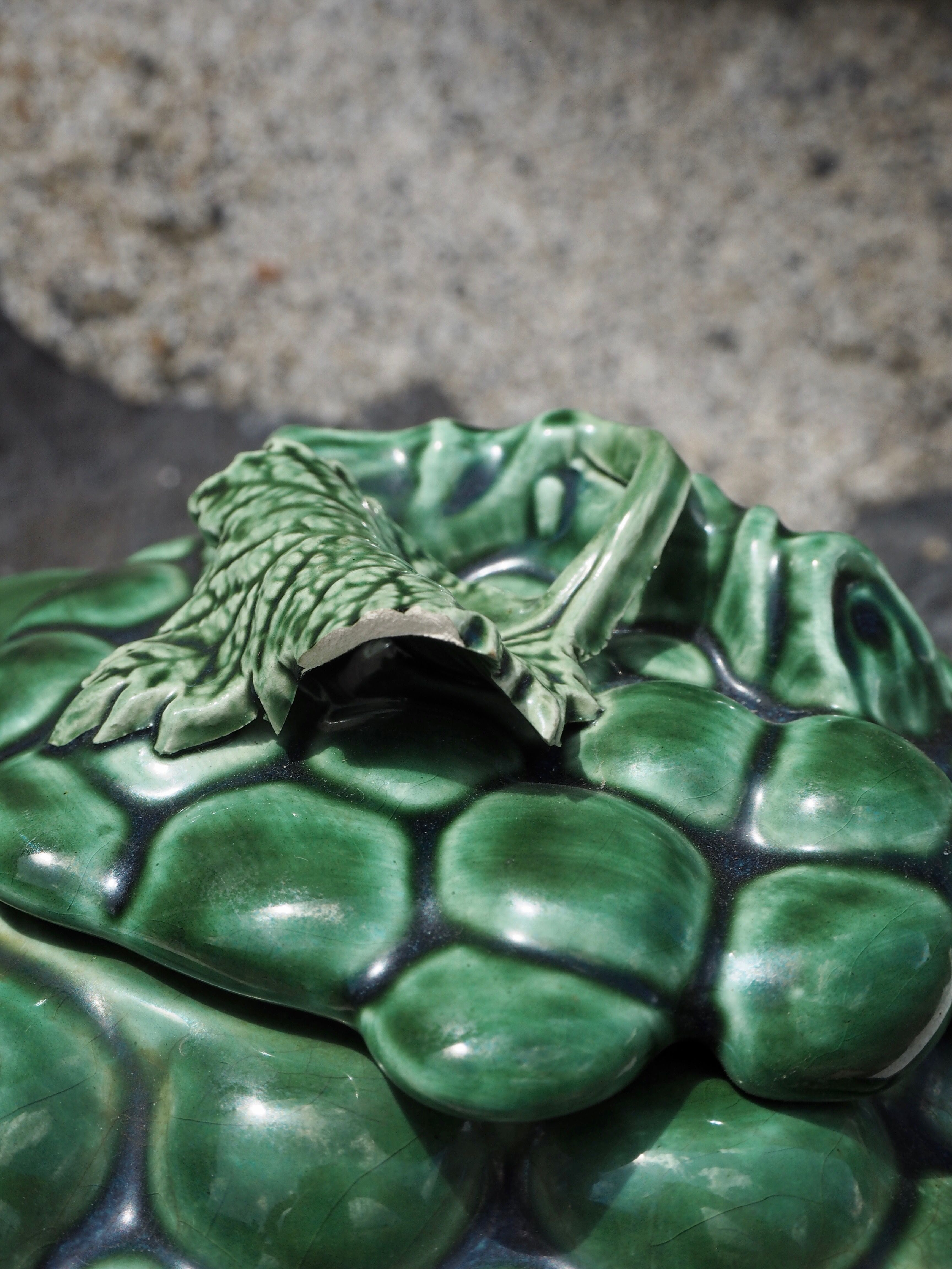 Green slurry teapot, grape pattern