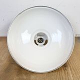 Lampe à suspension industrielle en émail blanc de Thorlux, années 1960