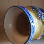 Paire de vases en barbotine