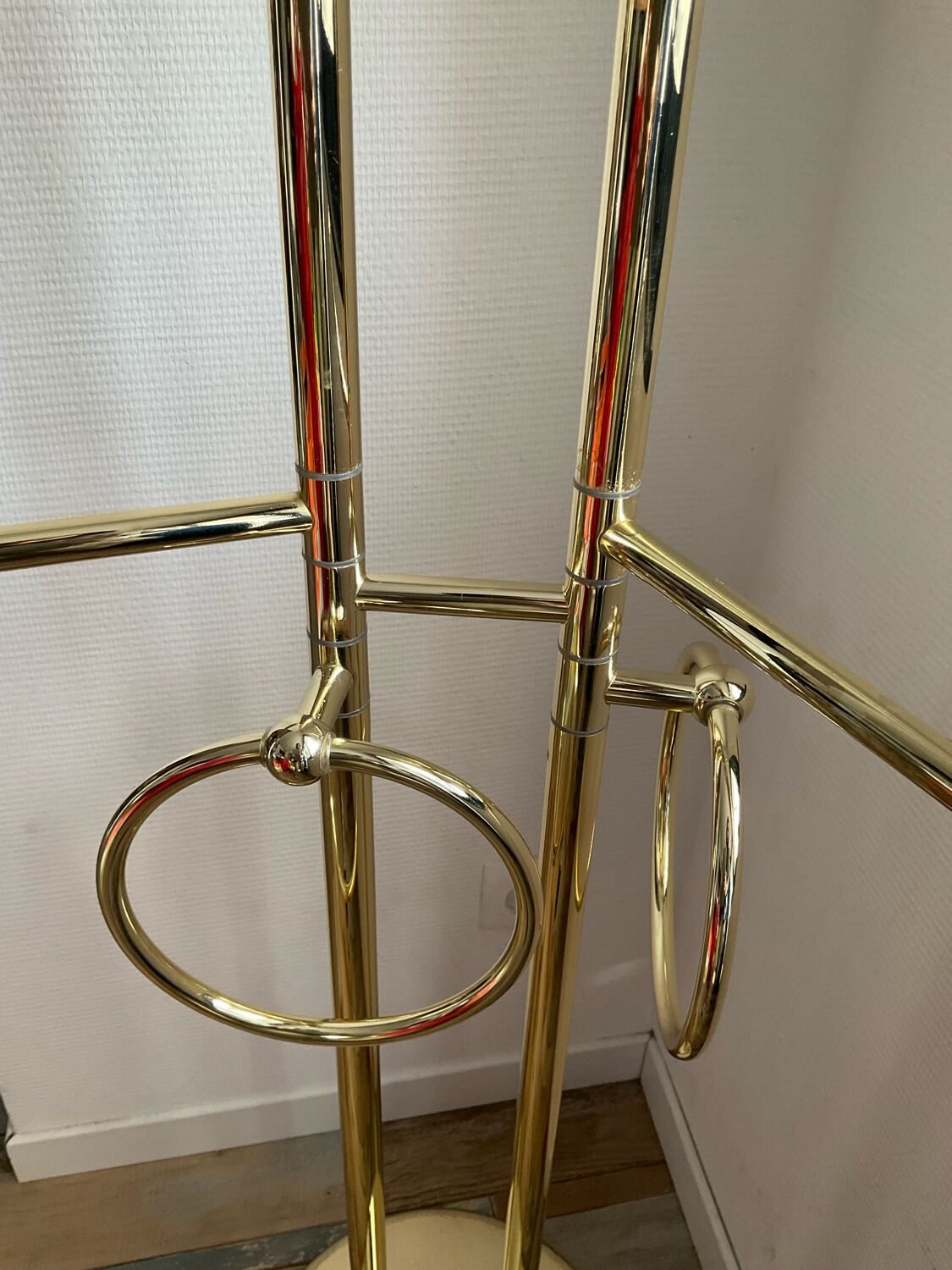 Italian towel rack in gilded metal from the 70s