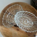 Coupelle ancienne en verre ciselé