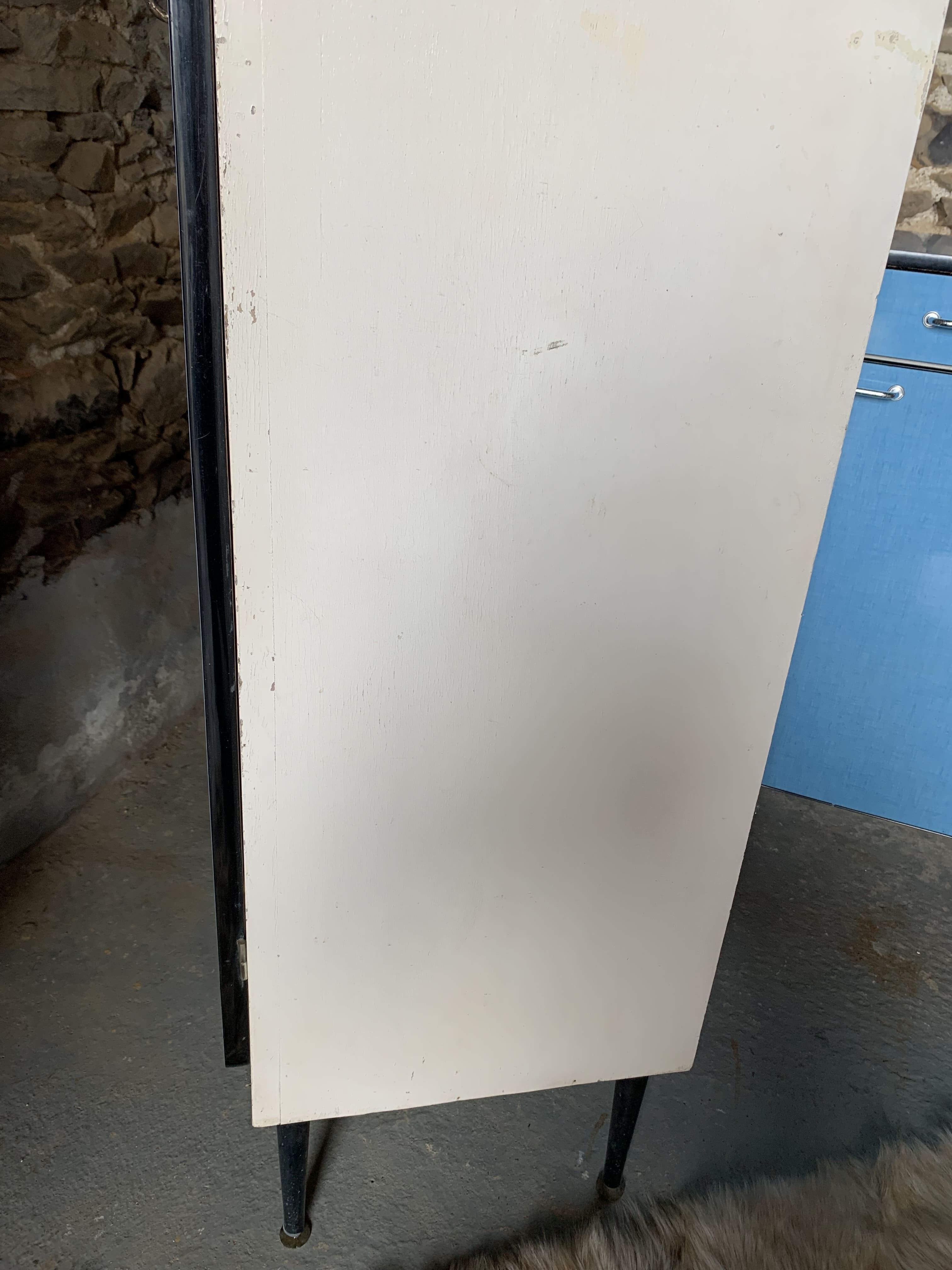 2-door wardrobe