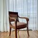Fauteuil en bois, style Empire – tissu rayé
