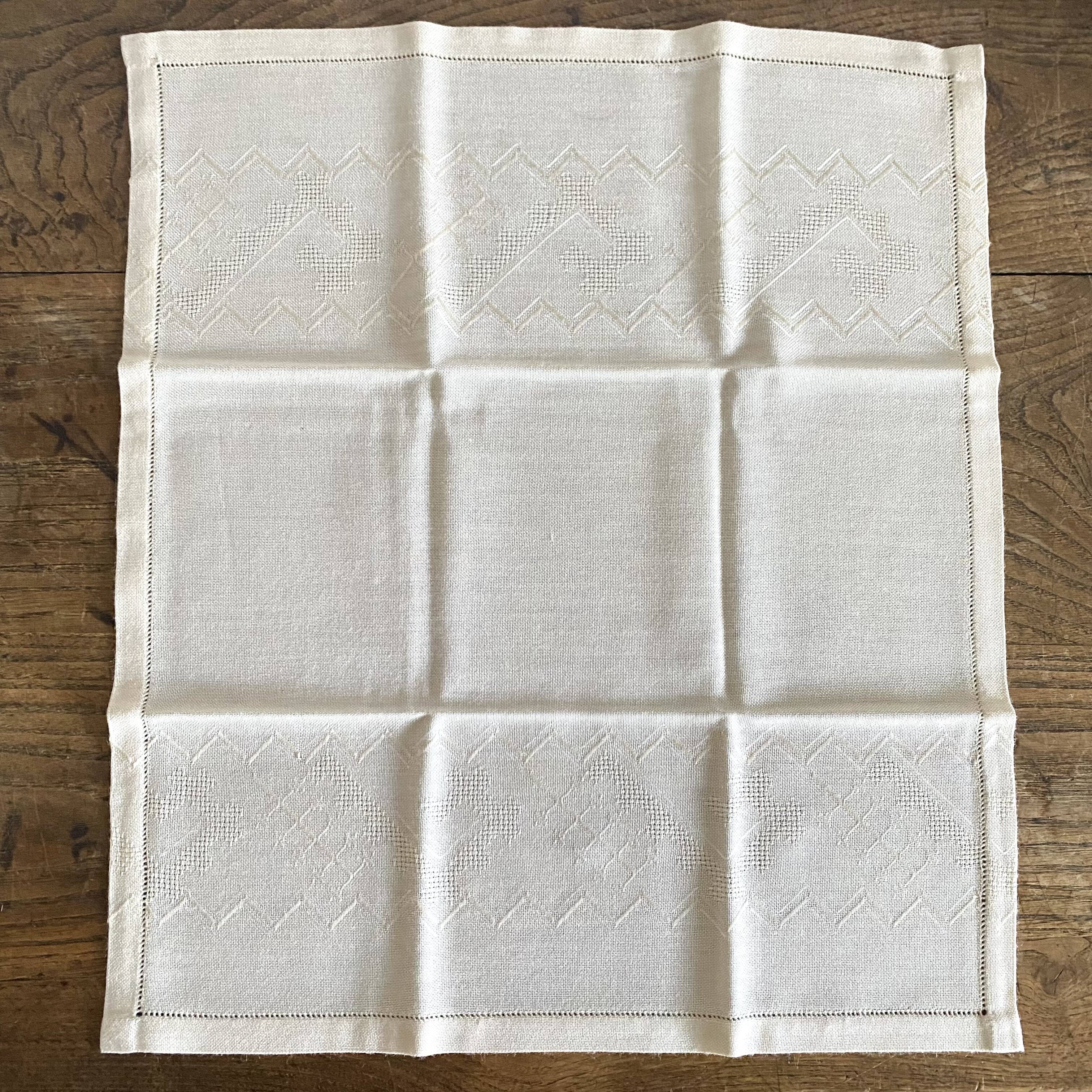 Serviettes de table vintage neuves