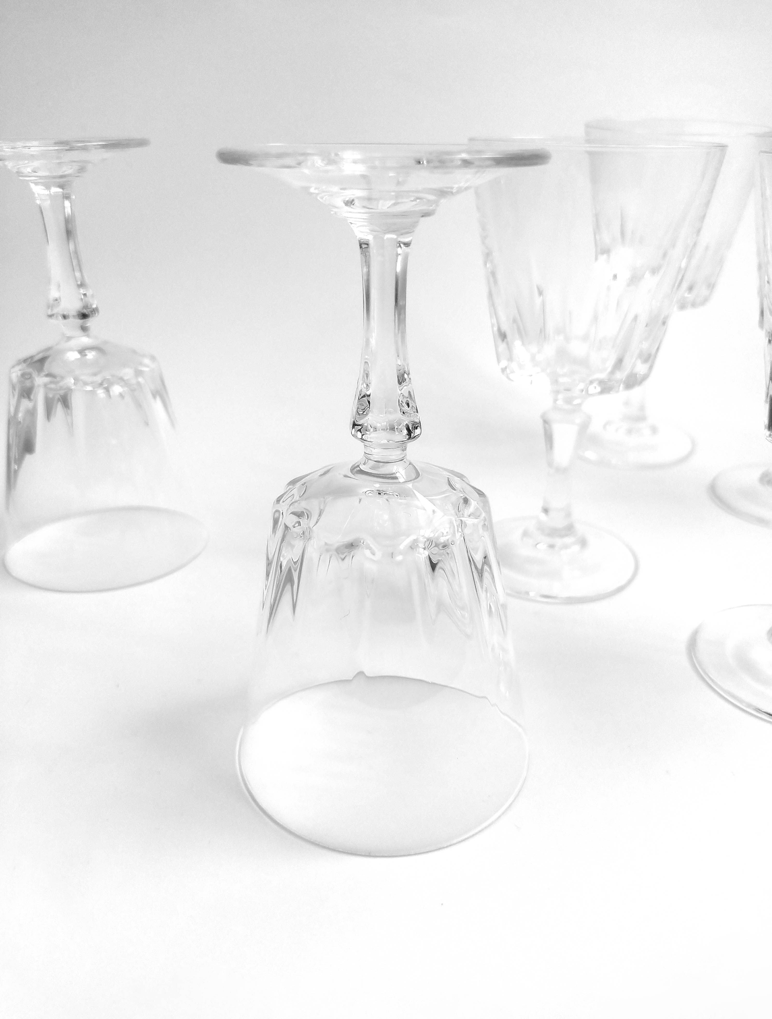Set of 8 crystal liqueur glasses from Arques Versailles model
