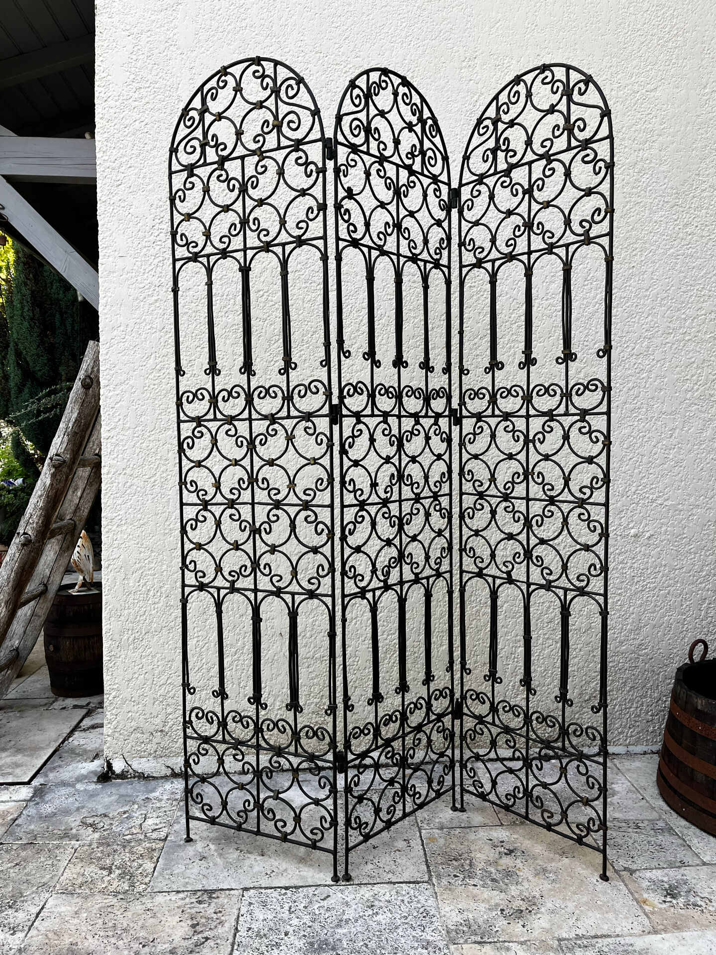 Antique screen