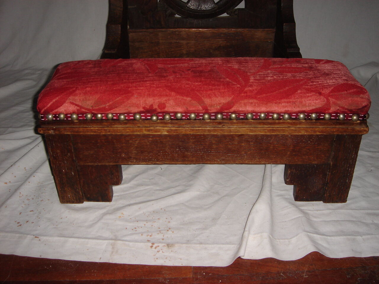 Pray-god Napoleon III in wood - orange fabrics