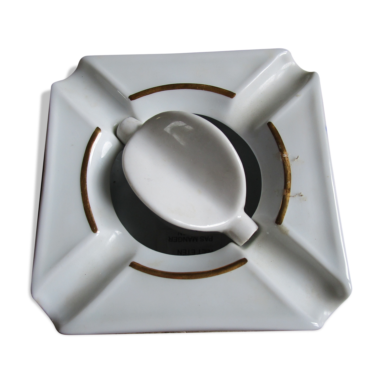 Pullivuyt ashtray