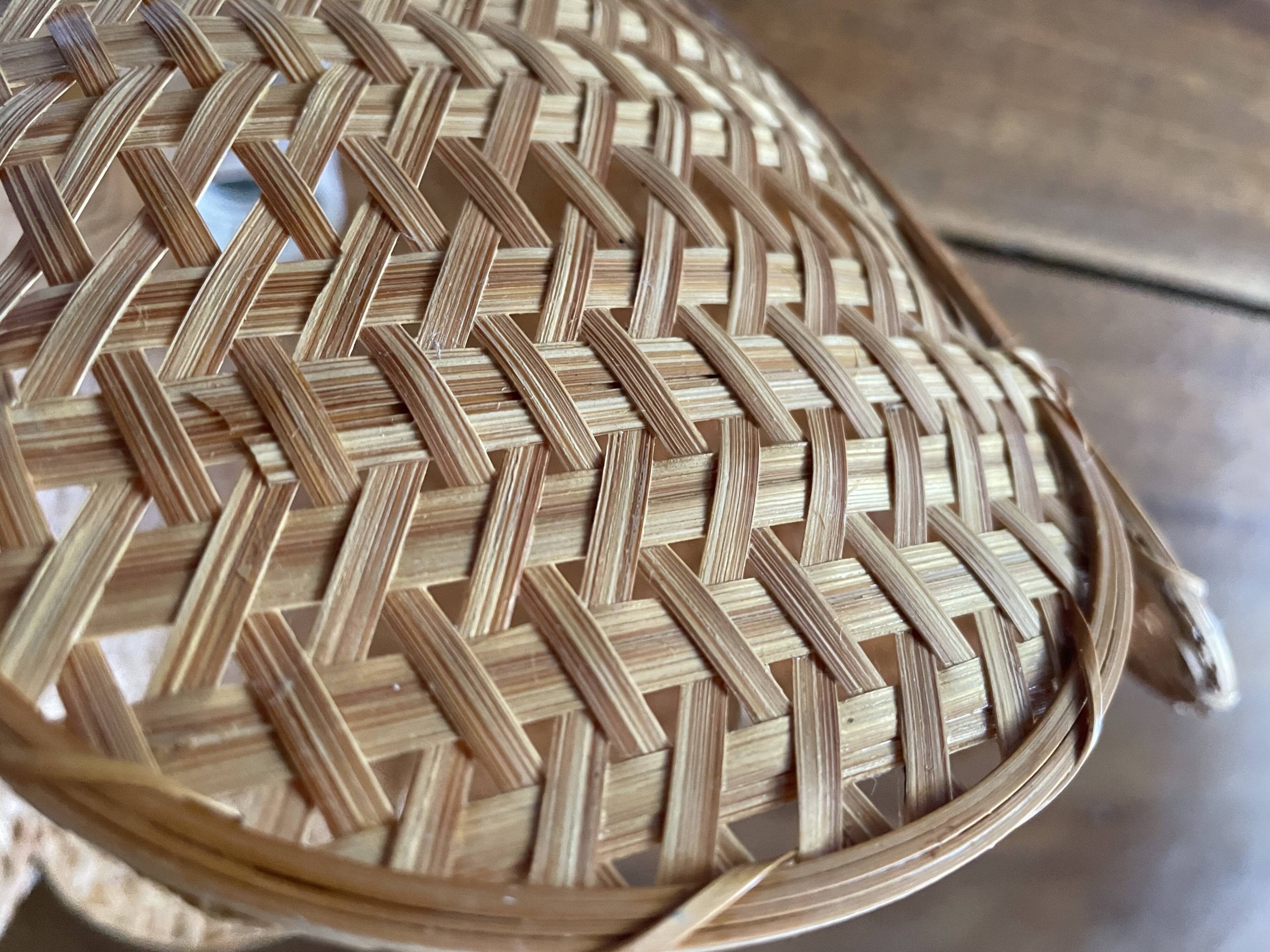 Hanging lamp wicker flower