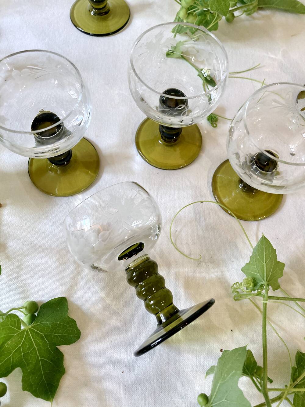 6 small liqueur glasses Roemer, moss green stepped bases