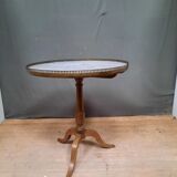 Gueridon dessu marble