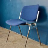 Set of 20 blue DSC 106 chairs by Giancarlo Piretti for Castelli.