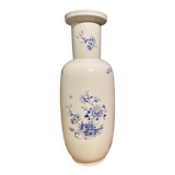 Large vase with Far Eastern porcelain decoration from Portugal Vista Alegre