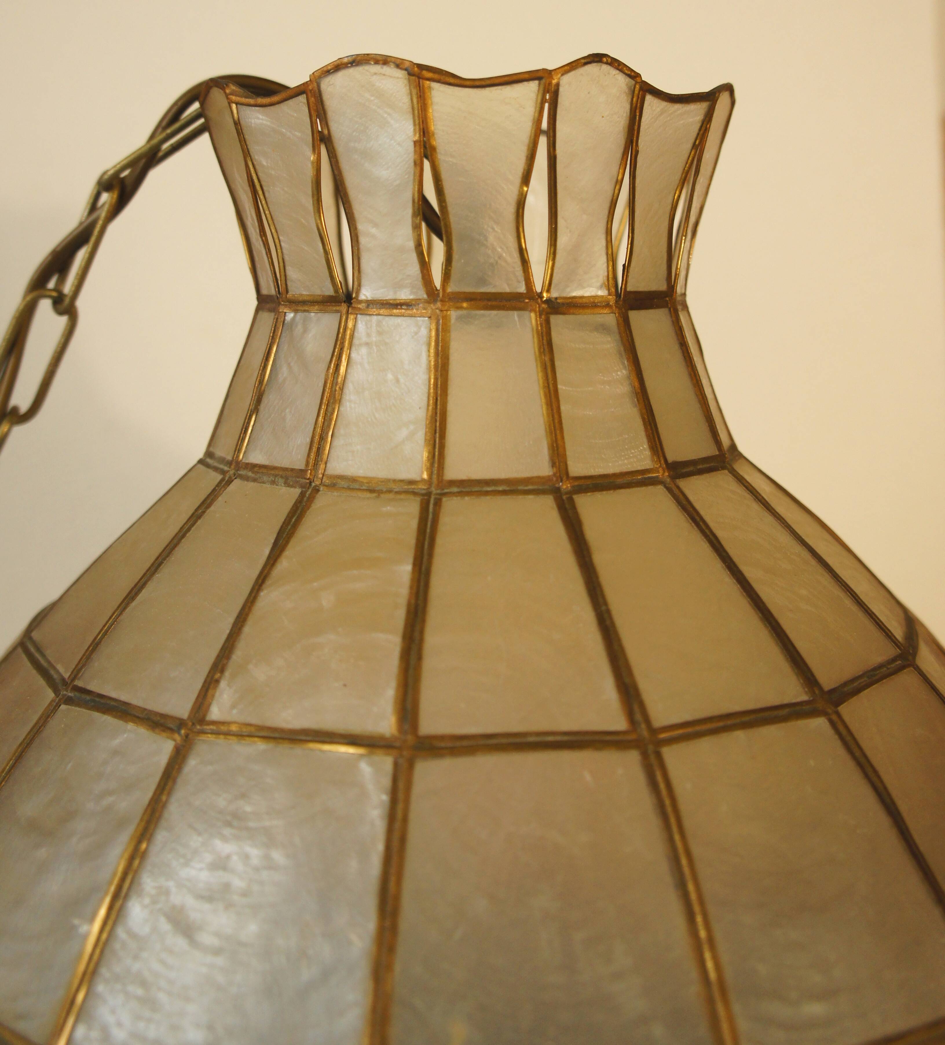 Mother-of-pearl suspension from Capiz & brass