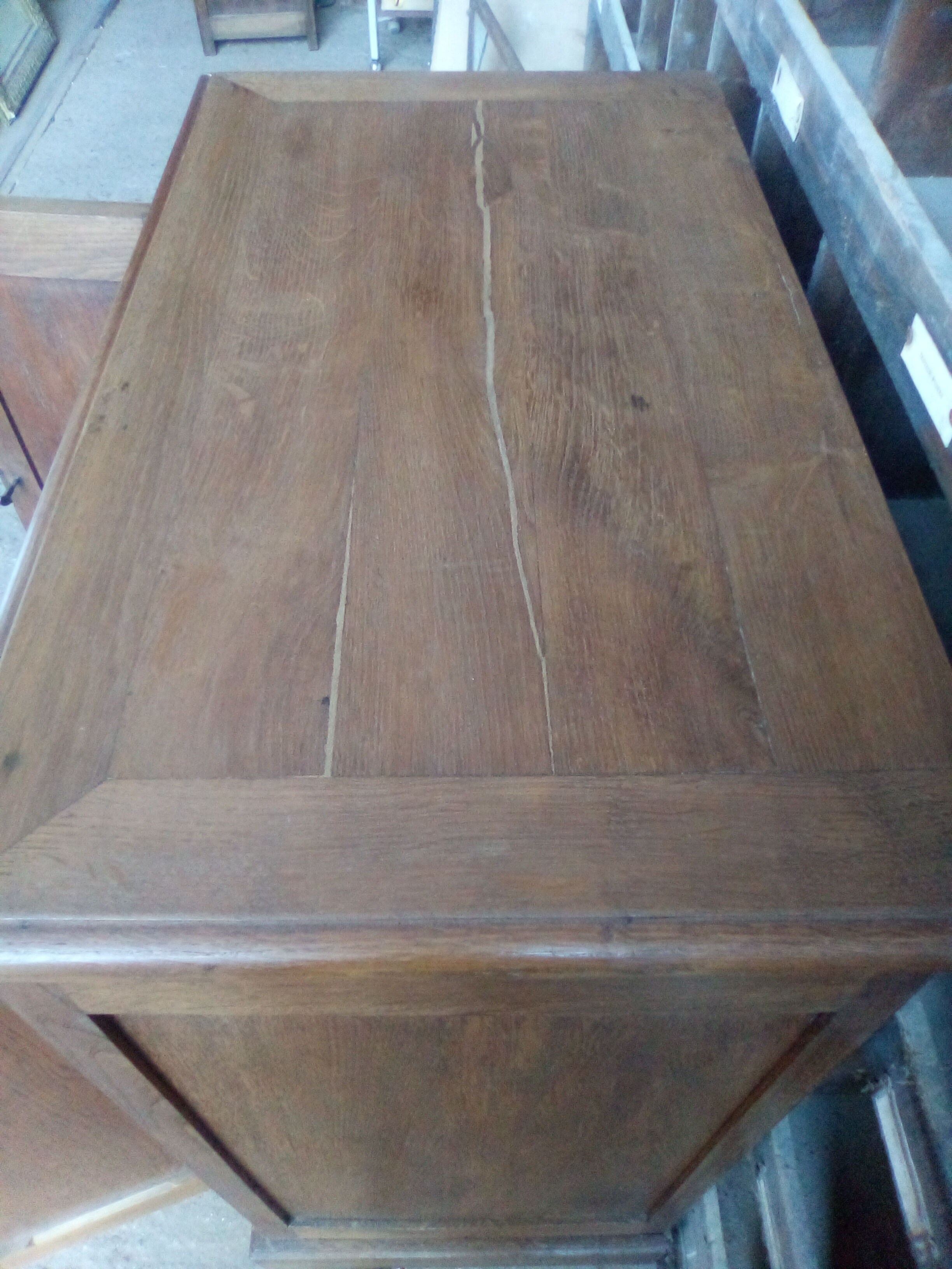 Parisian 2-door oak buffet