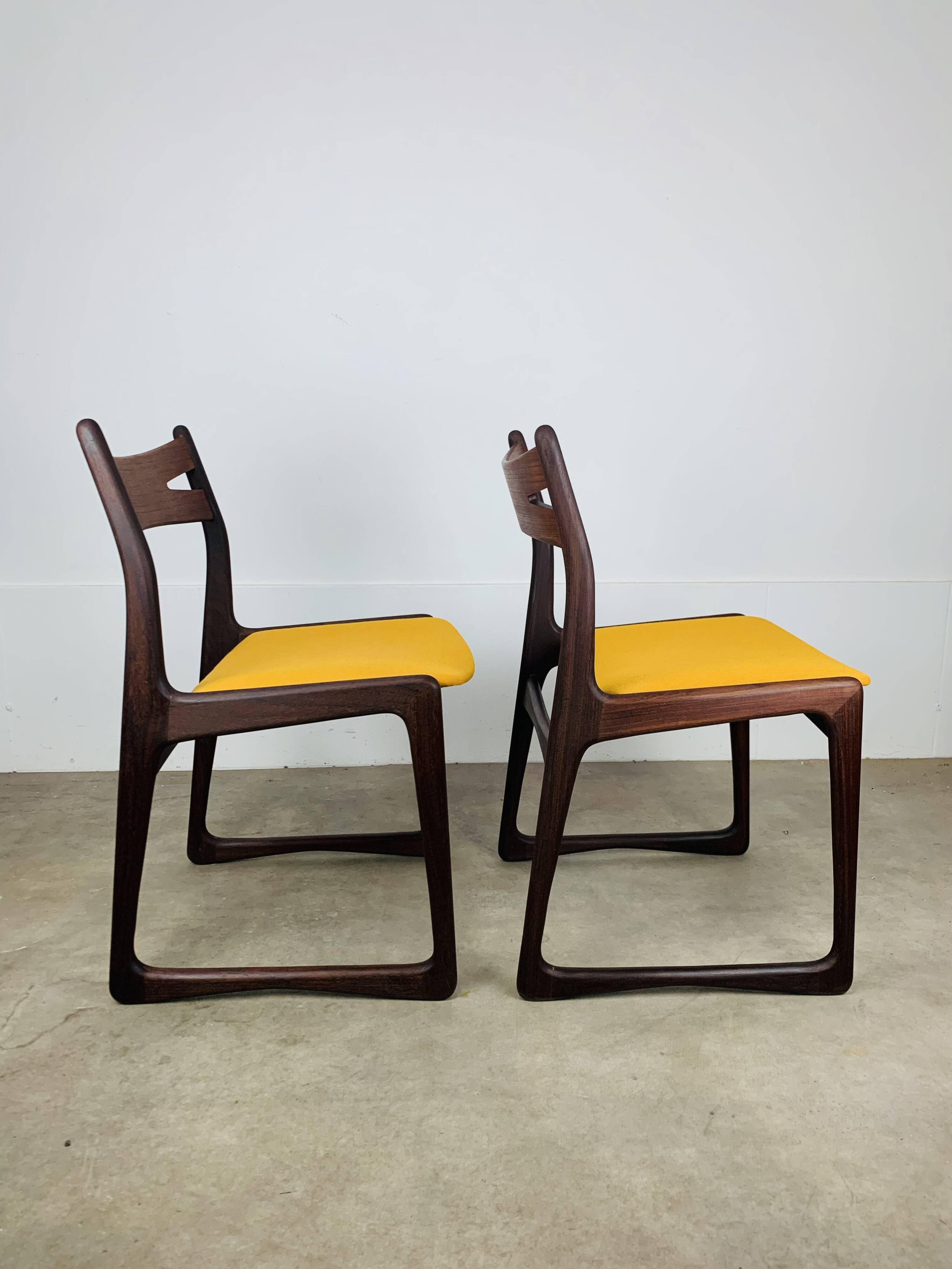 Pair of Danish Scandinavian chairs in rosewood, 1960s.