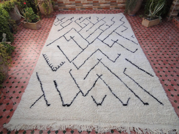 Beni ourain black-and-white carpet 315 x 189 cm