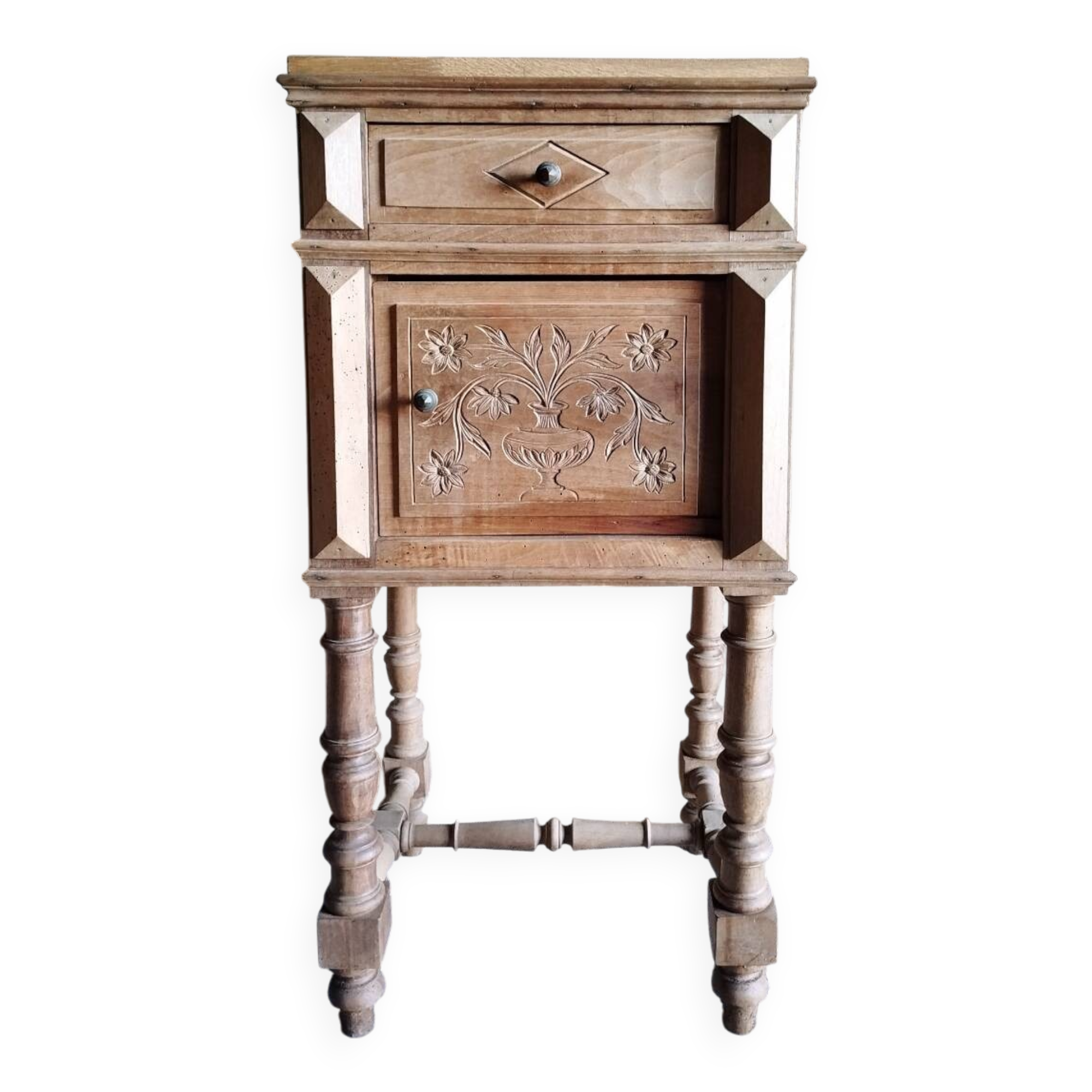 Chevet ancien en bois