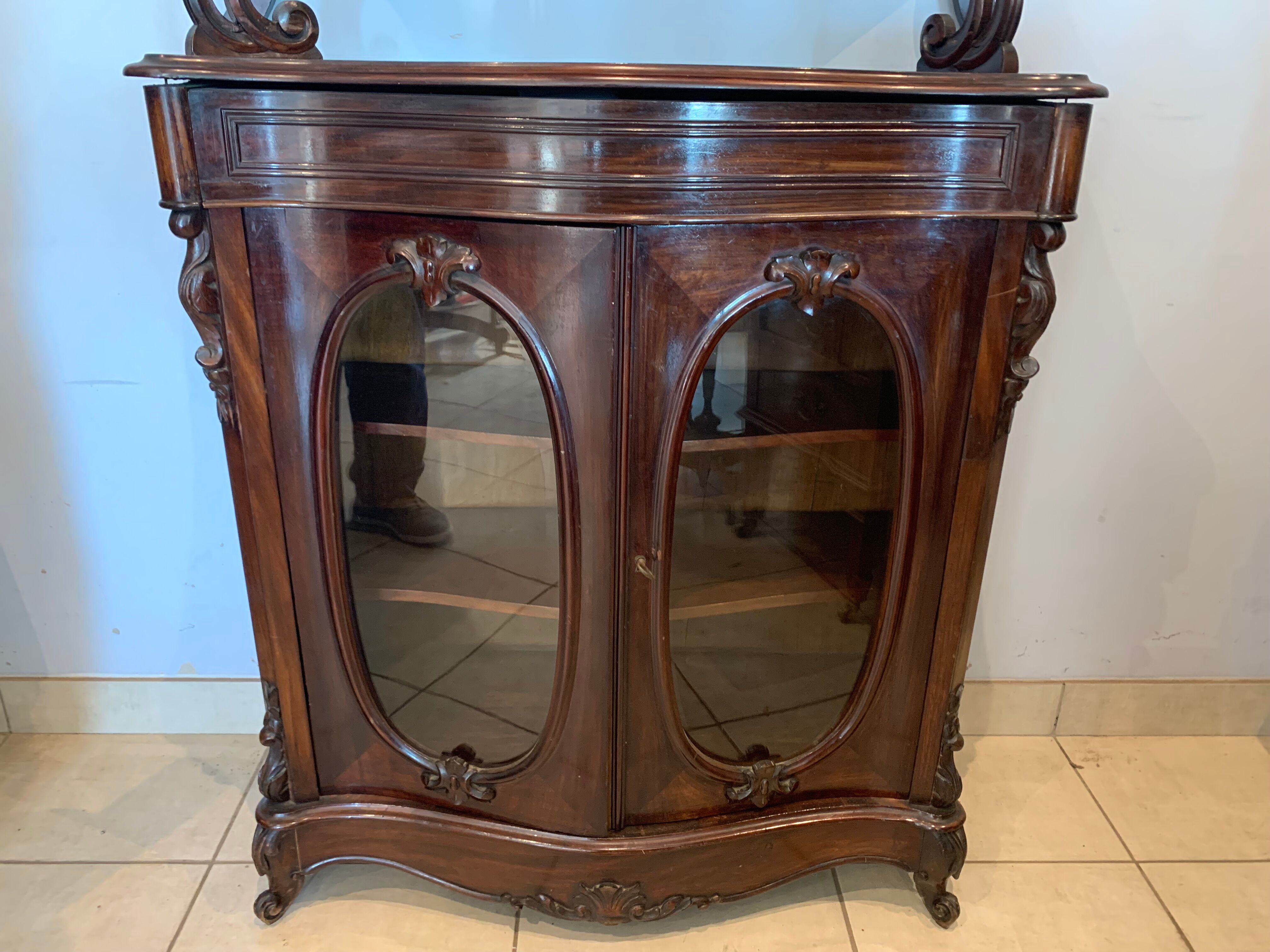 Louis Philippe cupboard in mahogany and nineteenth century veneer