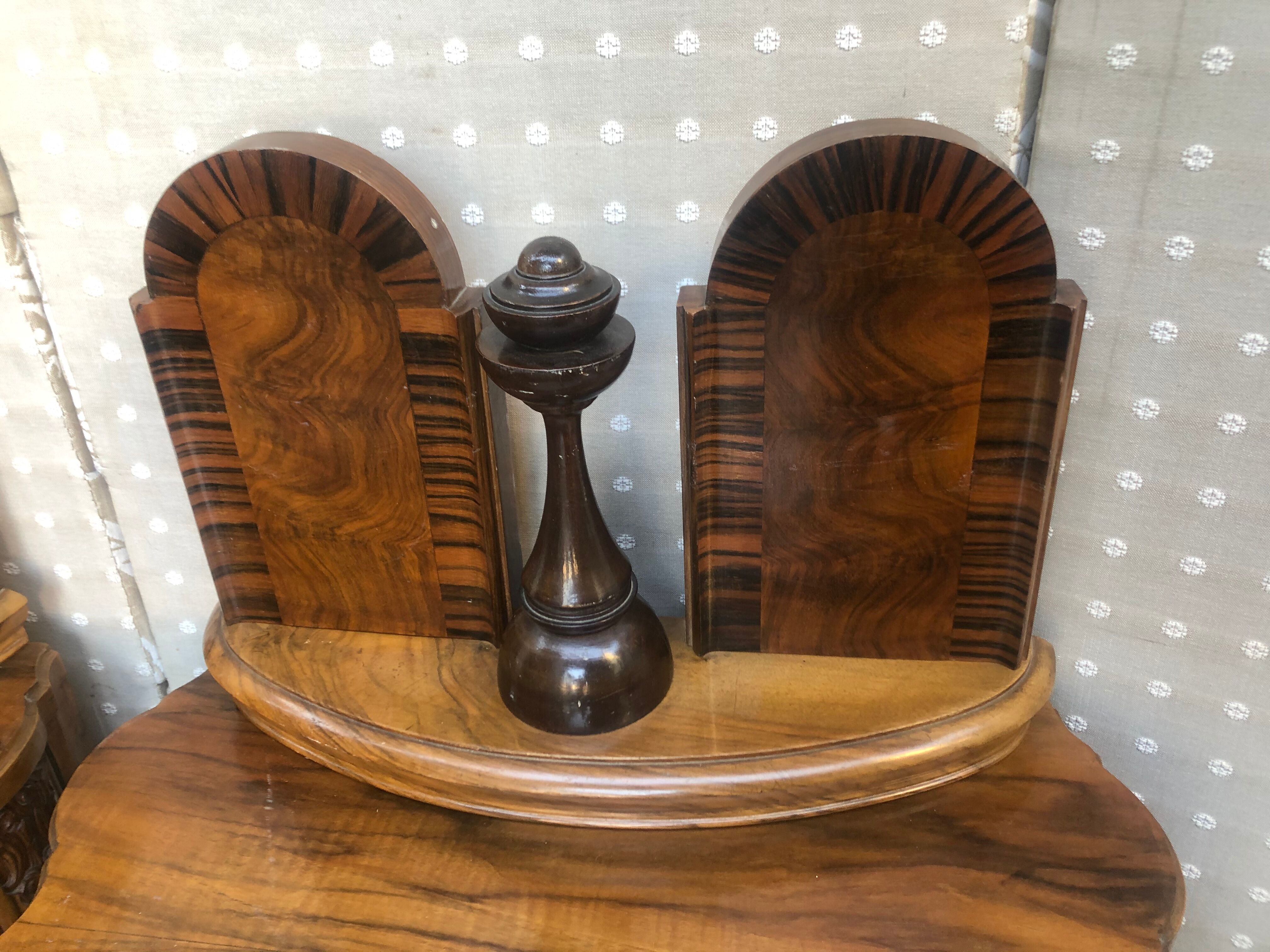 Pair of bedsides in walnut veneer 1940s