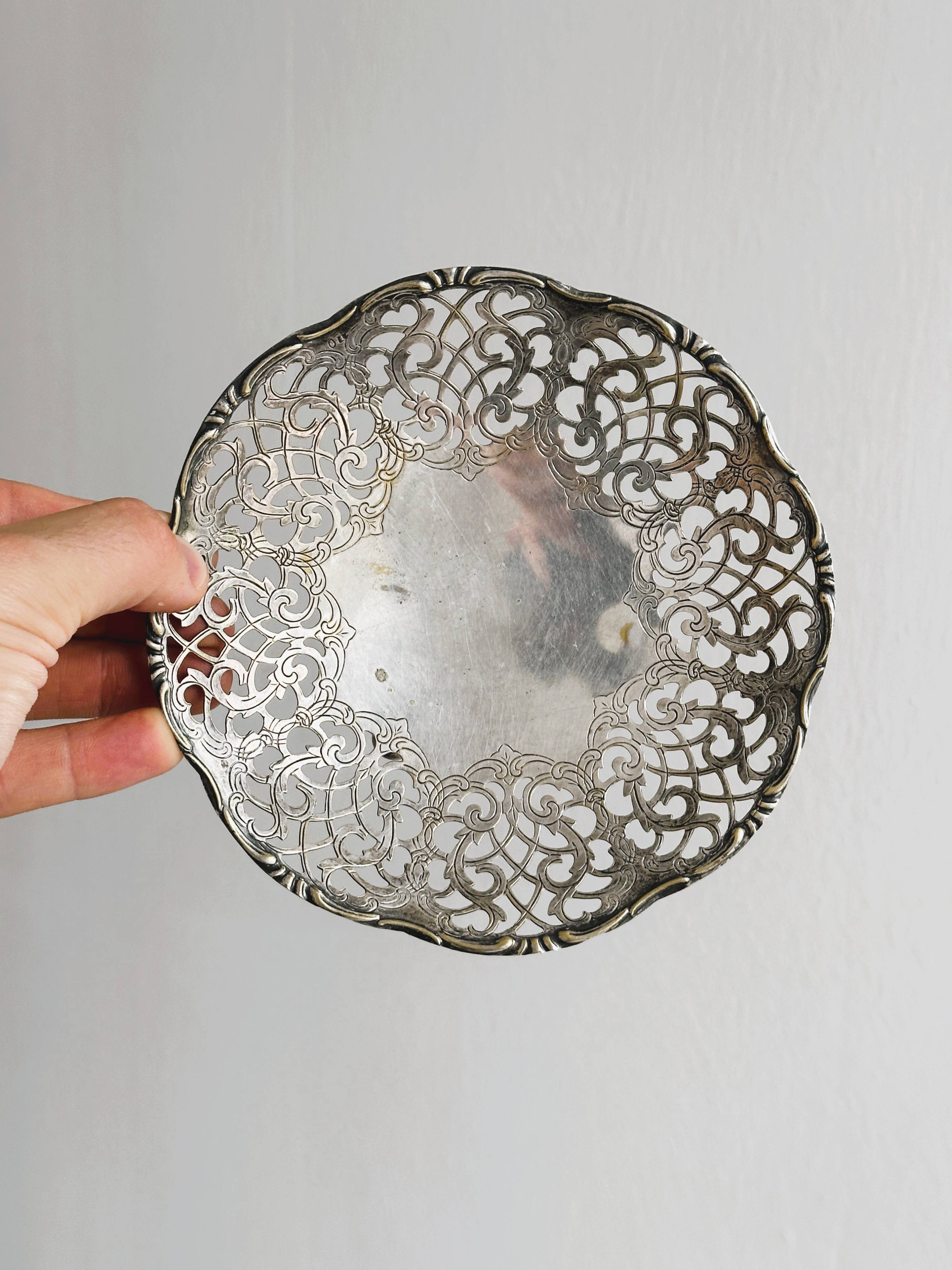 Small bowl in old openwork metal