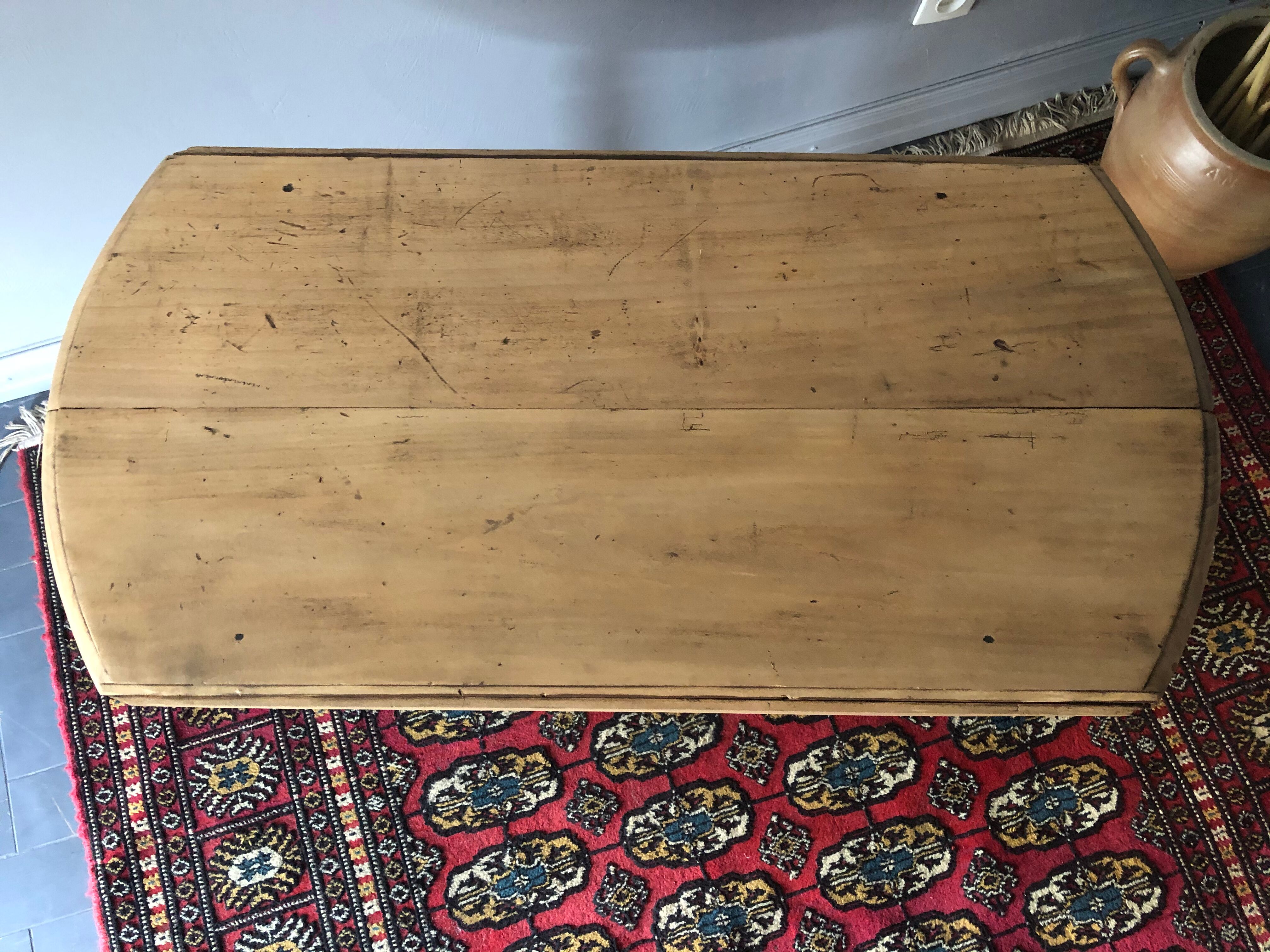 Round table with flaps, early 20th century