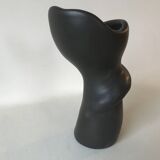 Free-form vase in black ceramic by Louis Giraud in Vallauris, circa 1960.