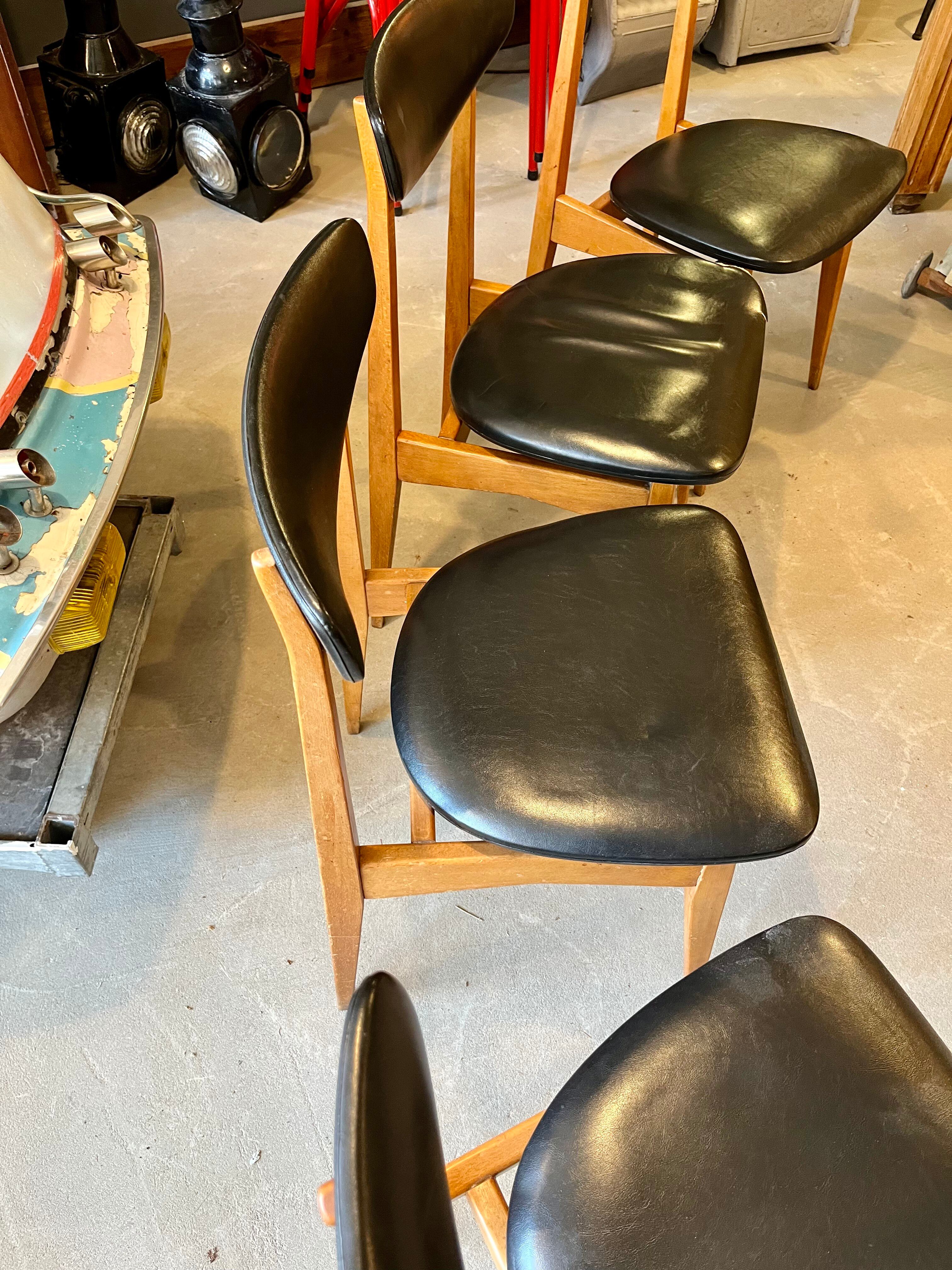 4 anciennes chaise style scandinave